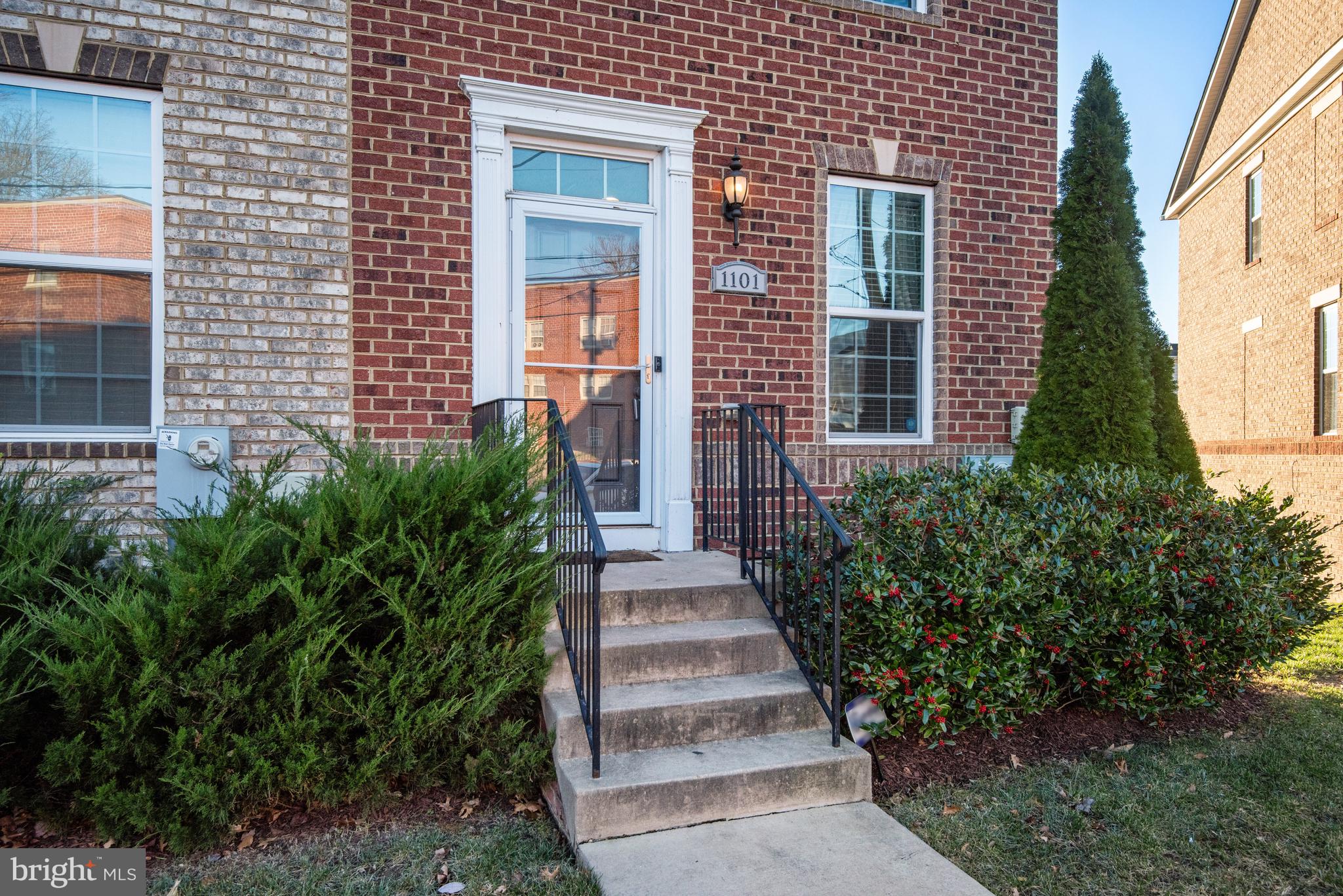 1101 TRENTON PLACE SE