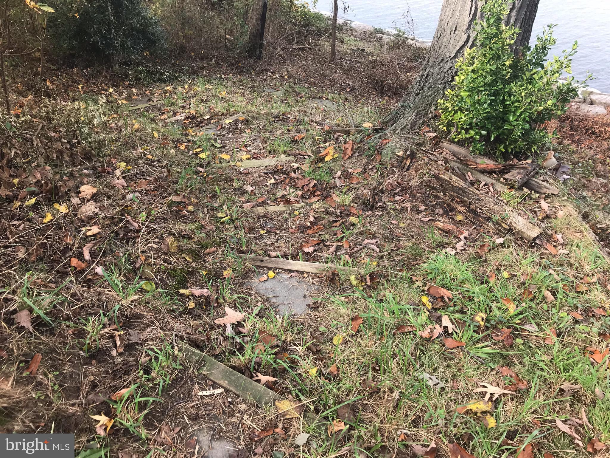 ELIZABETHS LANDING - Residential Lease