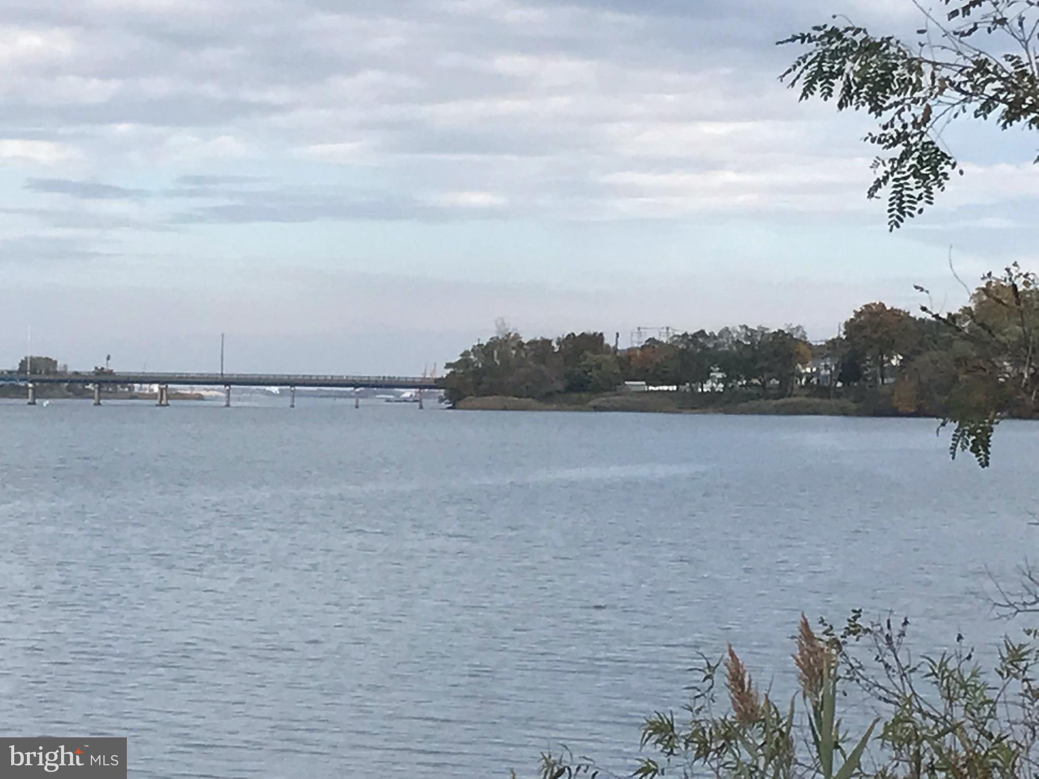 ELIZABETHS LANDING - Residential Lease