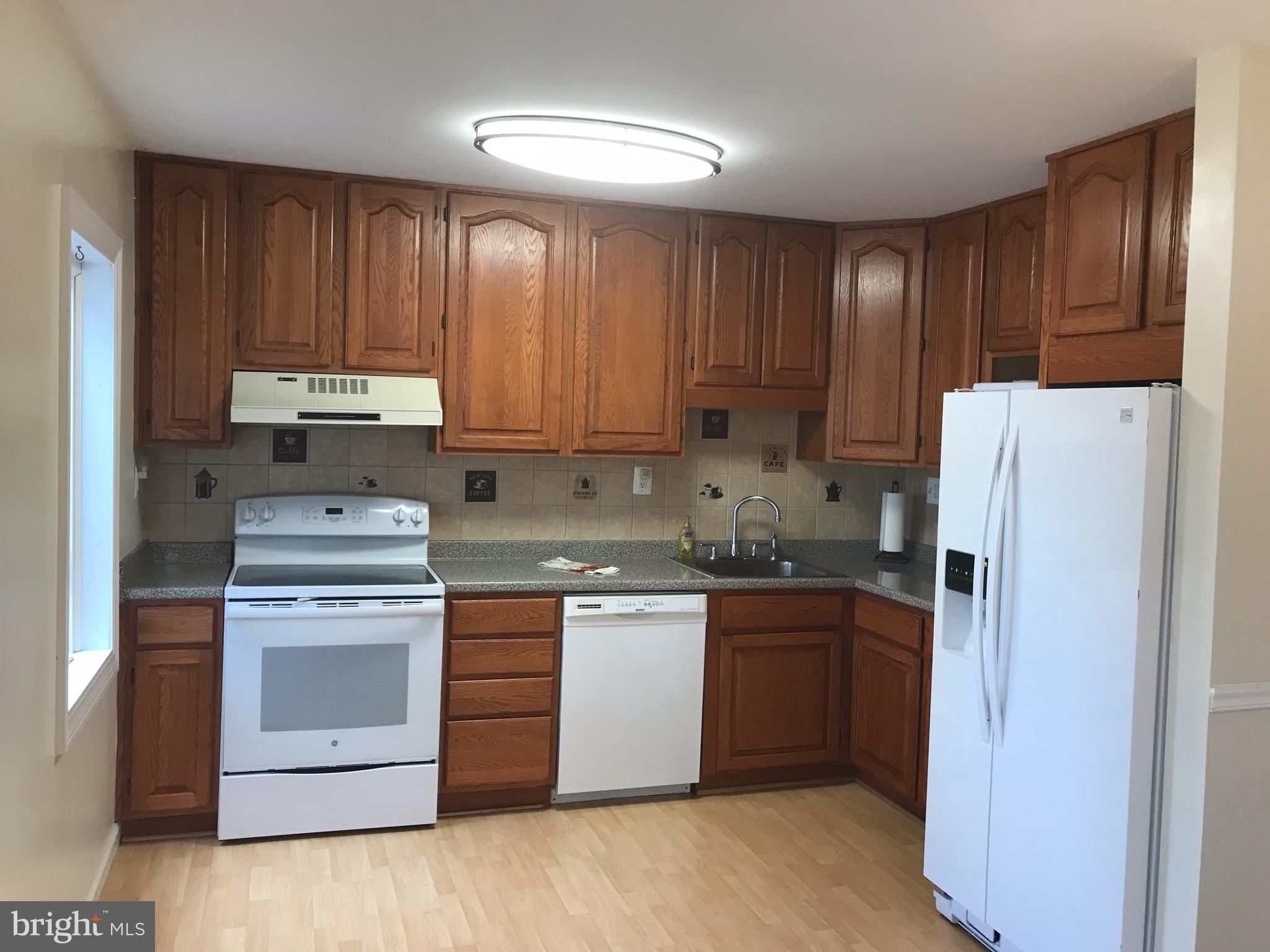 ELIZABETHS LANDING - Residential Lease