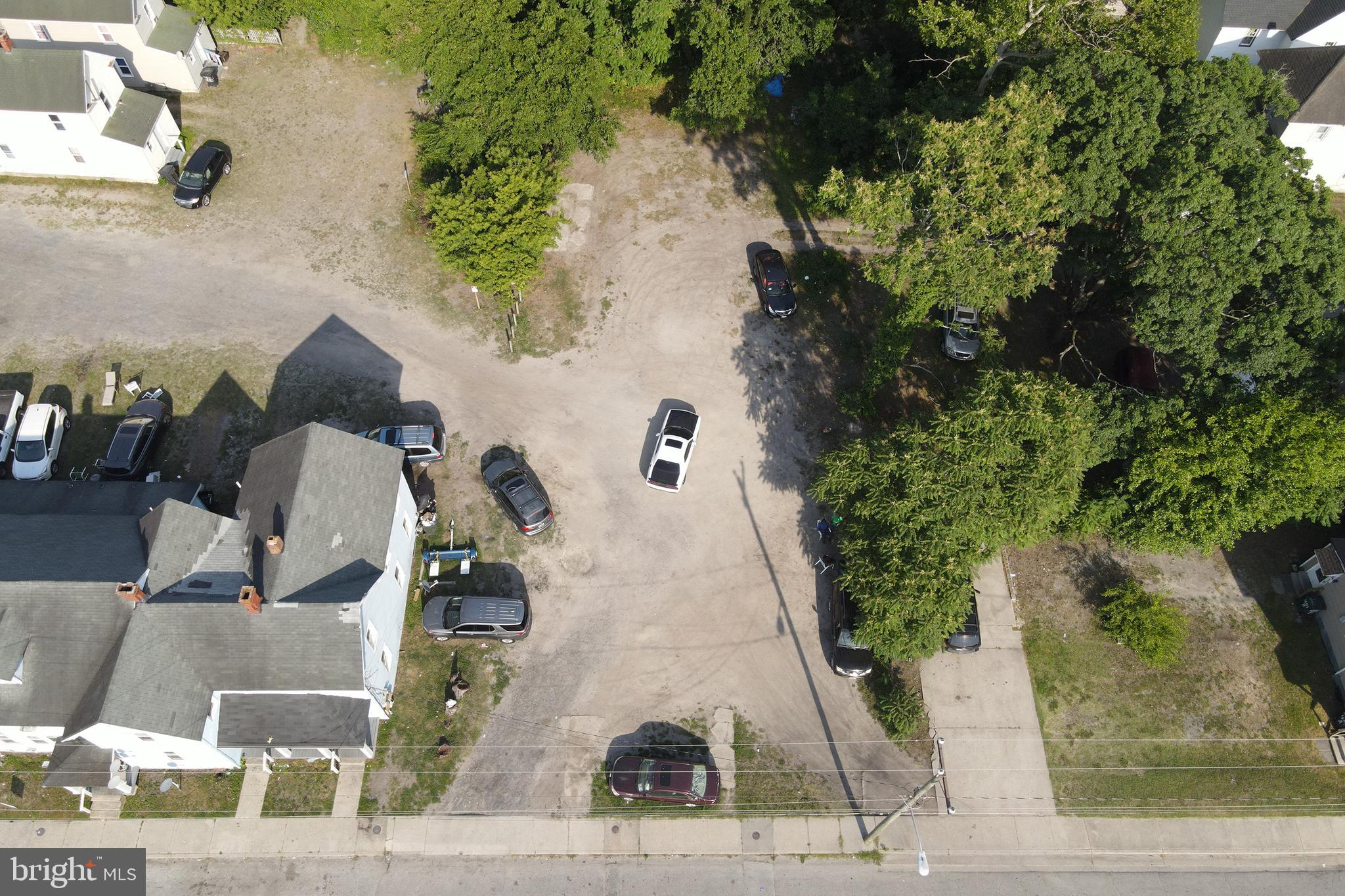 603 E RAILROAD AVENUE