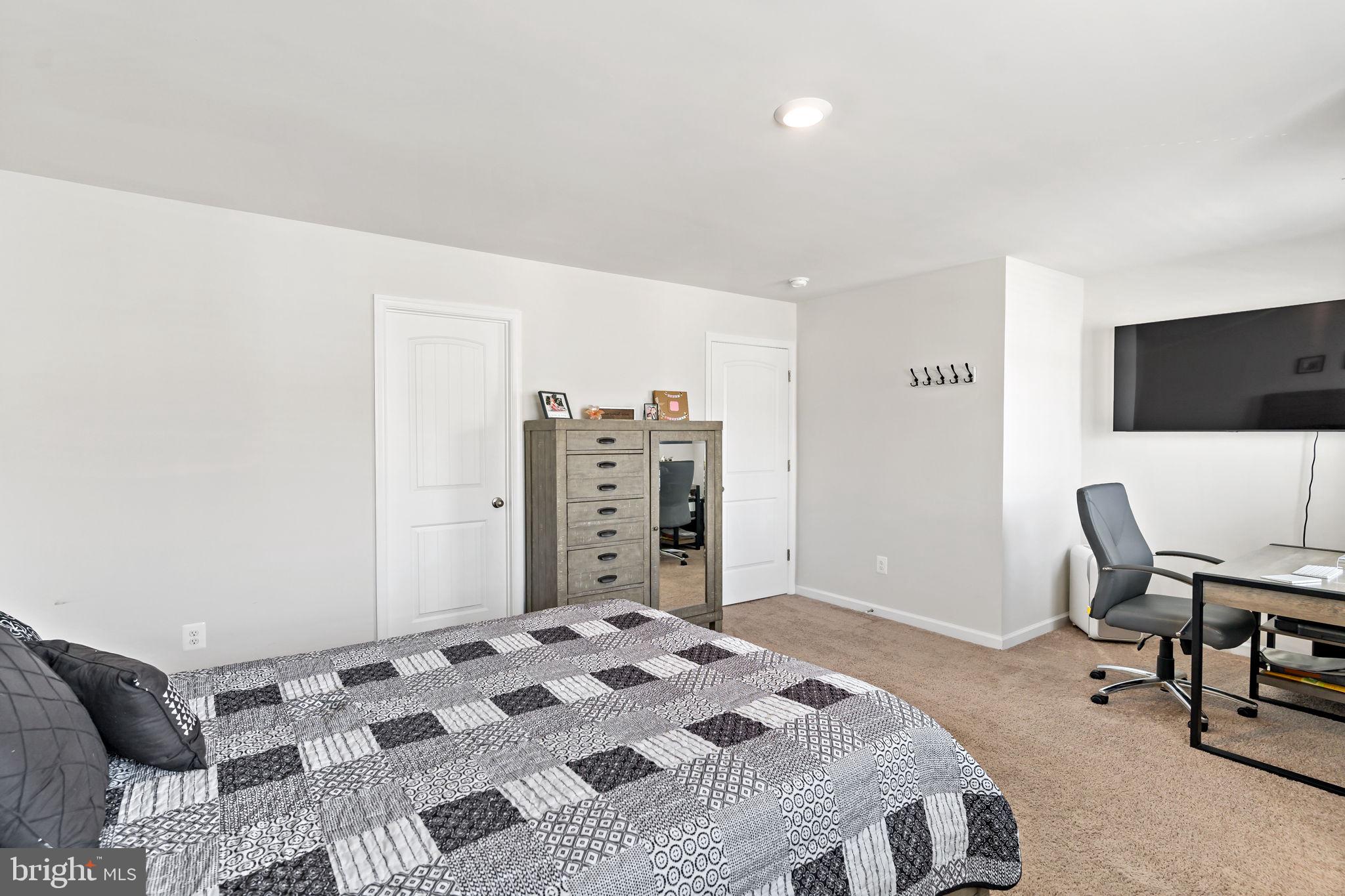 HOMEPLACE AT RIVERSIDE - Residential