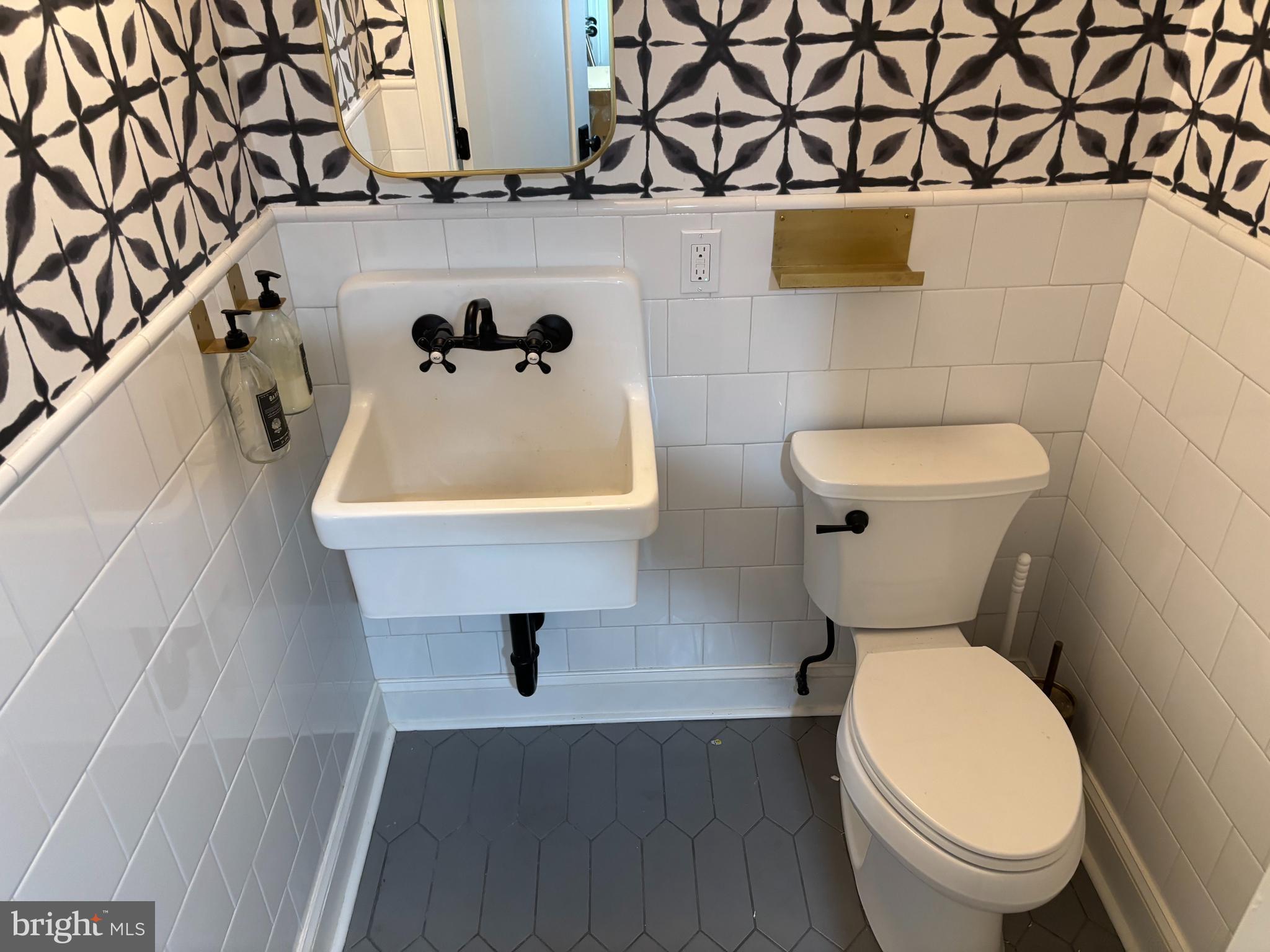 WEST ANNAPOLIS - Commercial Lease