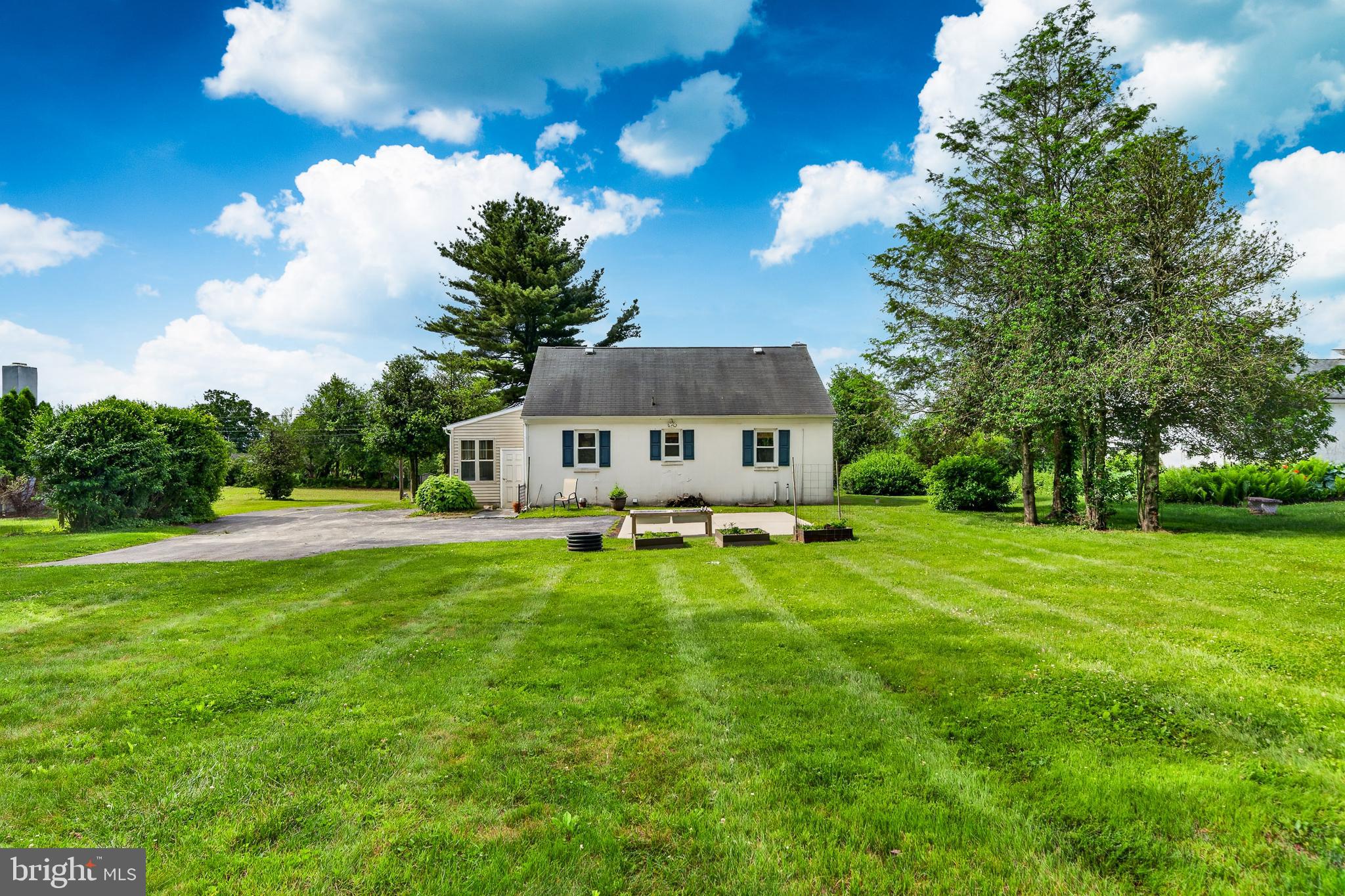 3025 STRASBURG ROAD