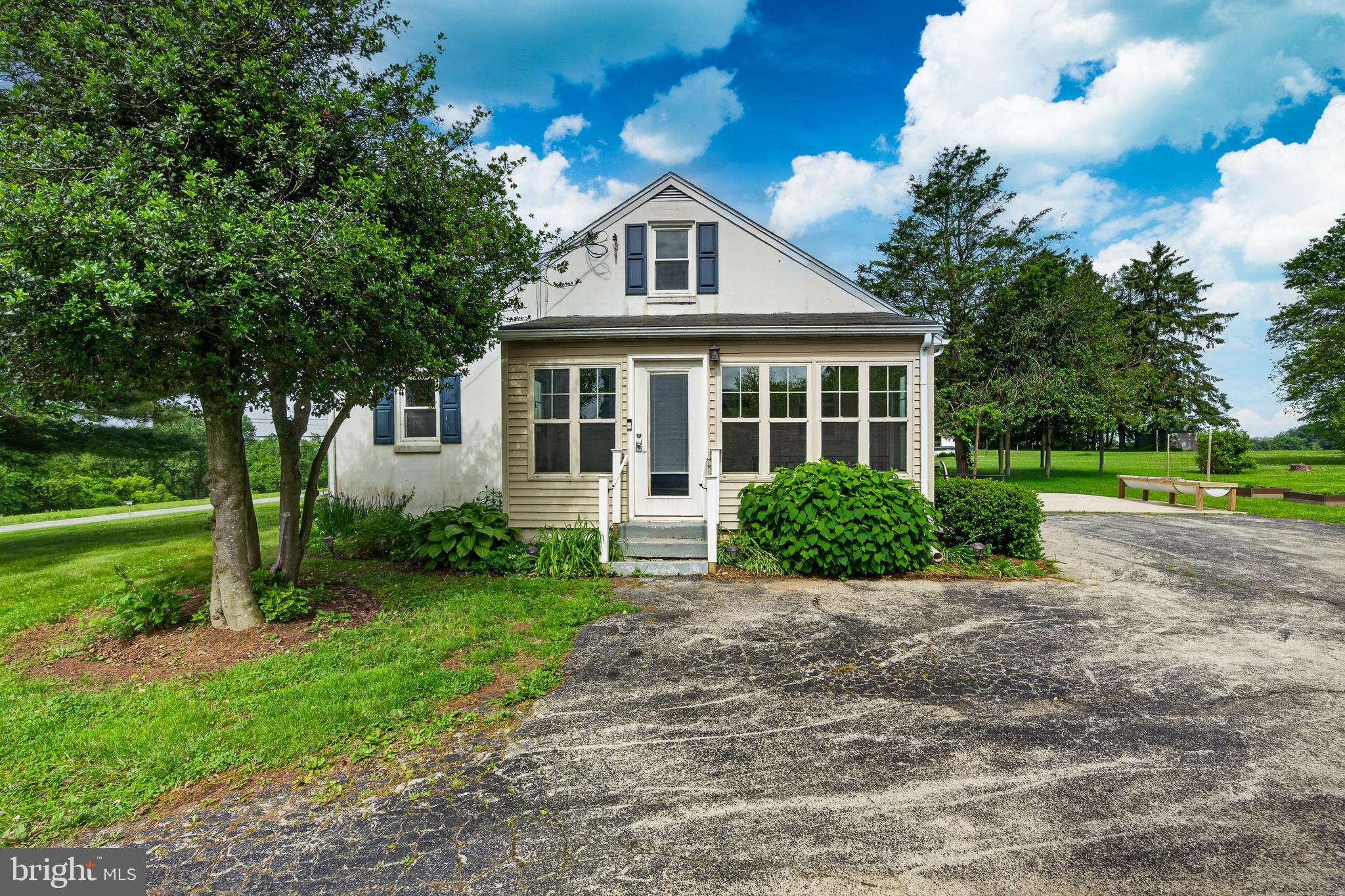 3025 STRASBURG ROAD