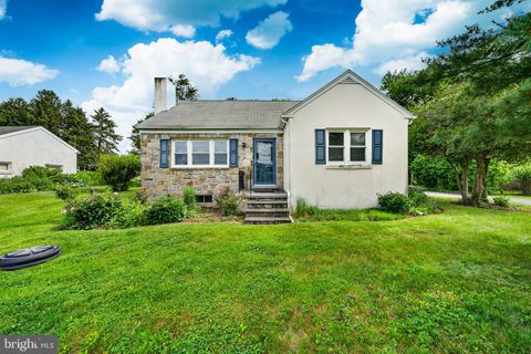 Photo of 3025 Strasburg Road, COATESVILLE, PA 19320 (MLS # PACT2126762)