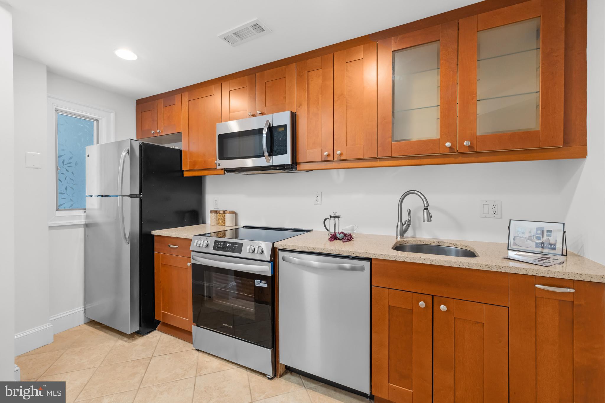 350 9TH STREET SE 15
