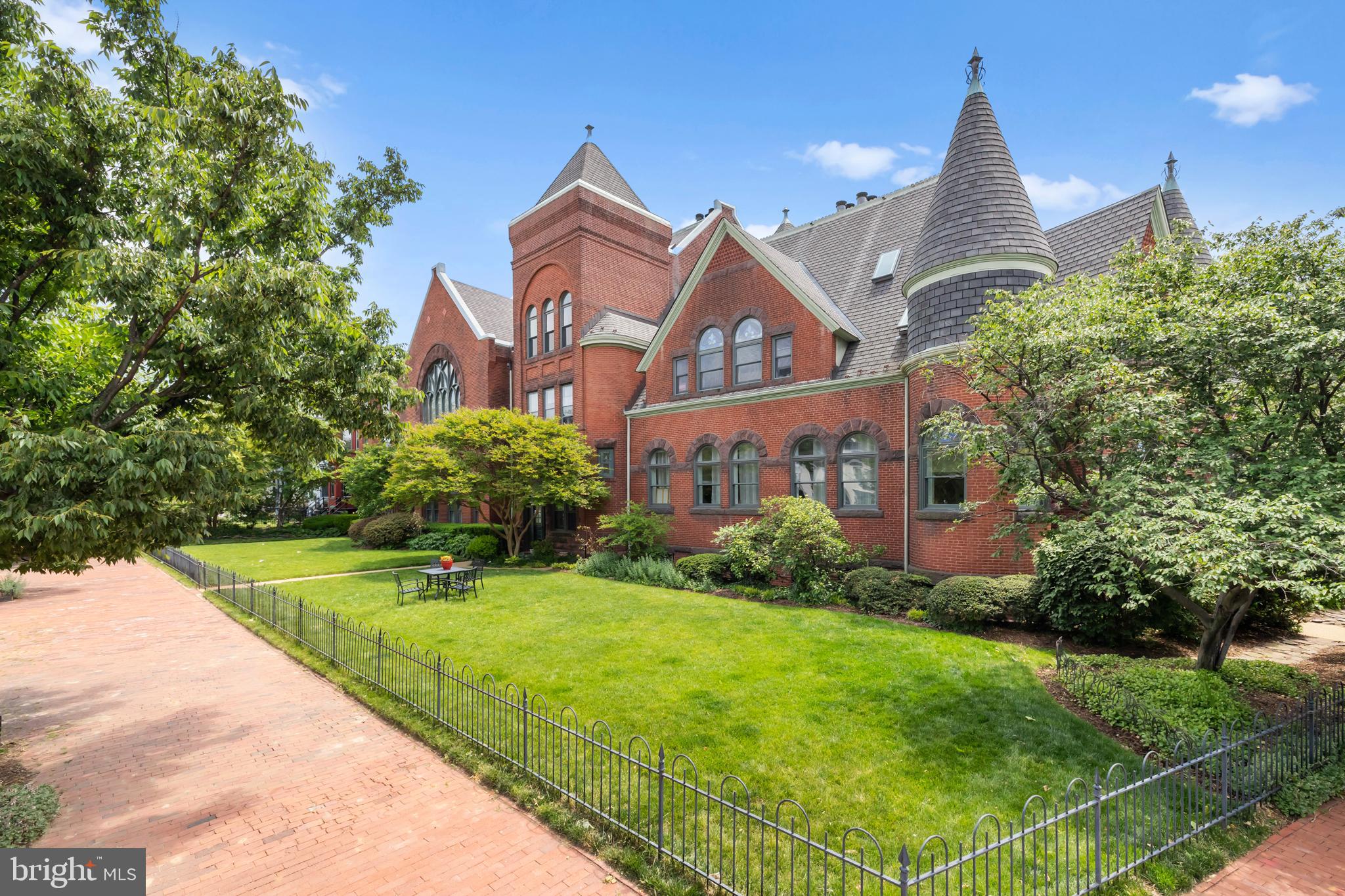 350 9TH STREET SE 15