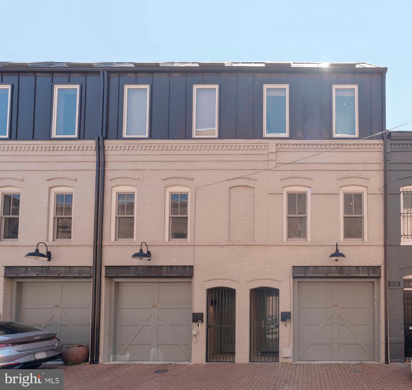 1313 LINDEN COURT NE
