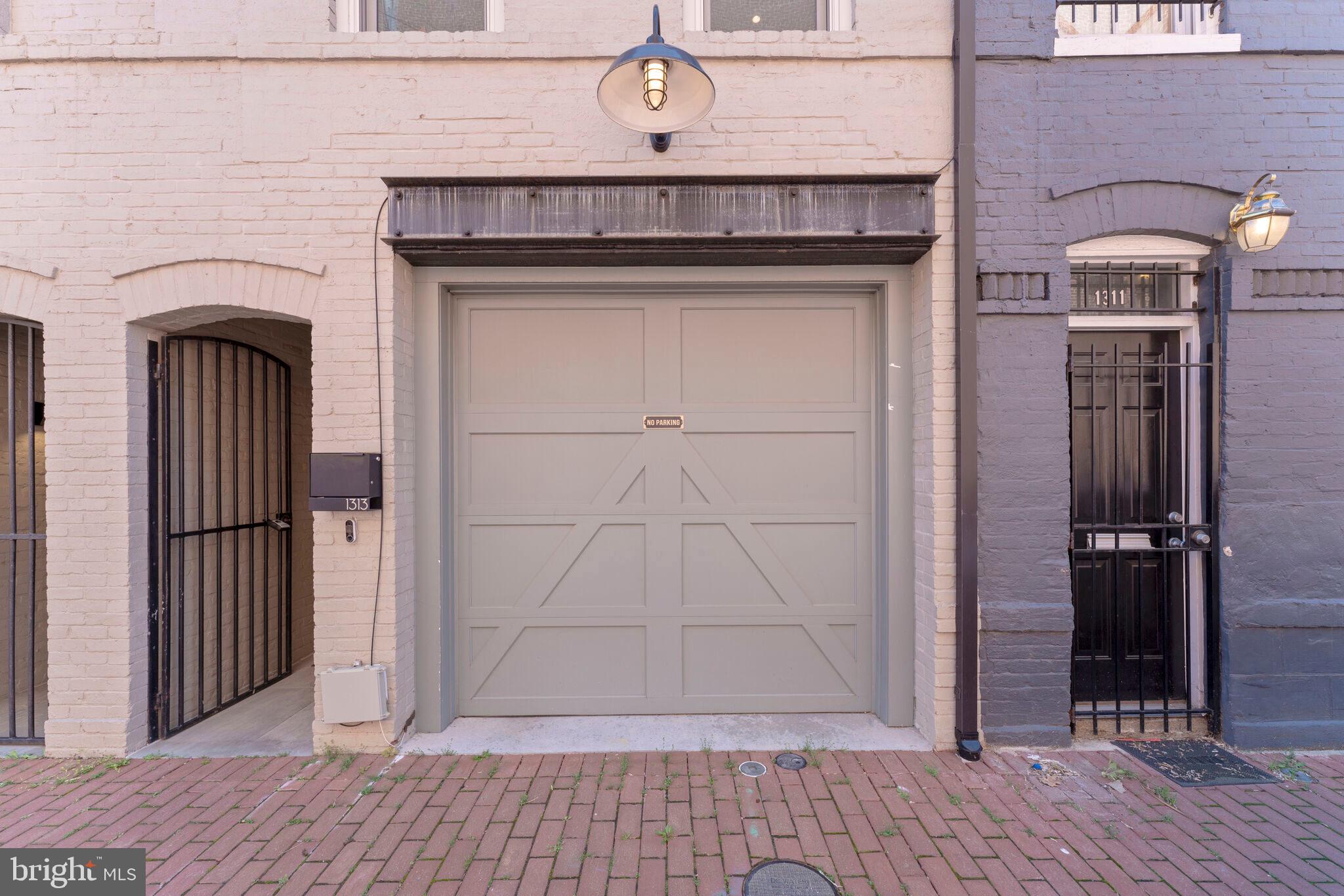 1313 LINDEN COURT NE