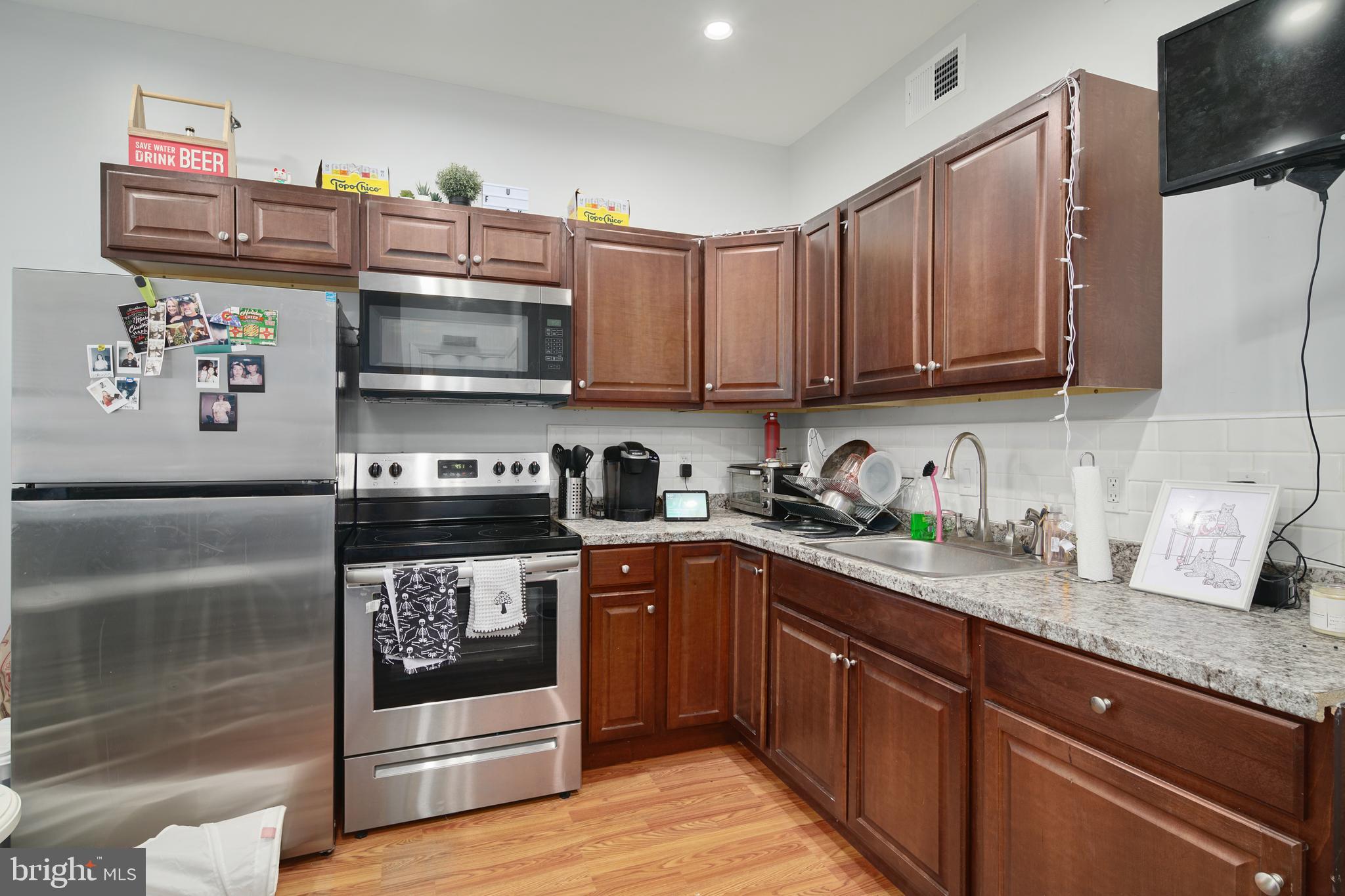 TEMPLE UNIVERSITY - Residential Lease