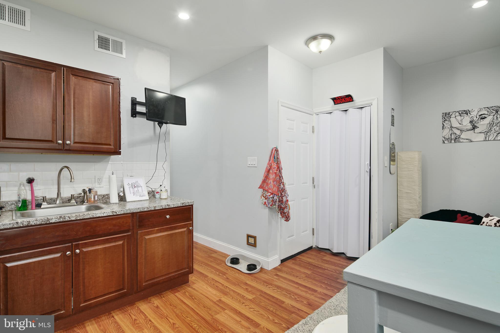 TEMPLE UNIVERSITY - Residential Lease