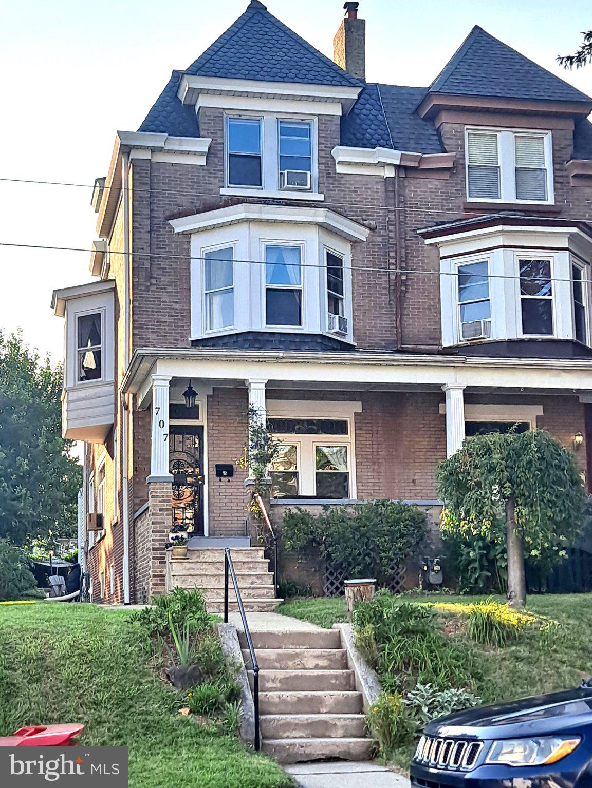707 STANBRIDGE STREET