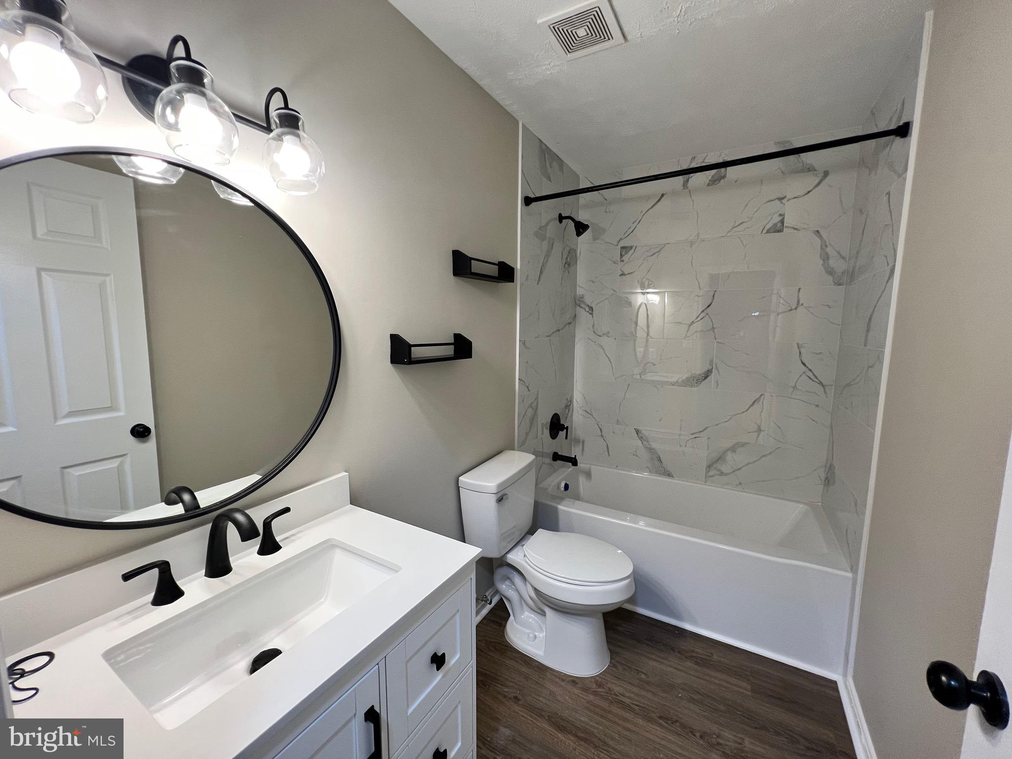 LAUREL GLEN - Residential Lease