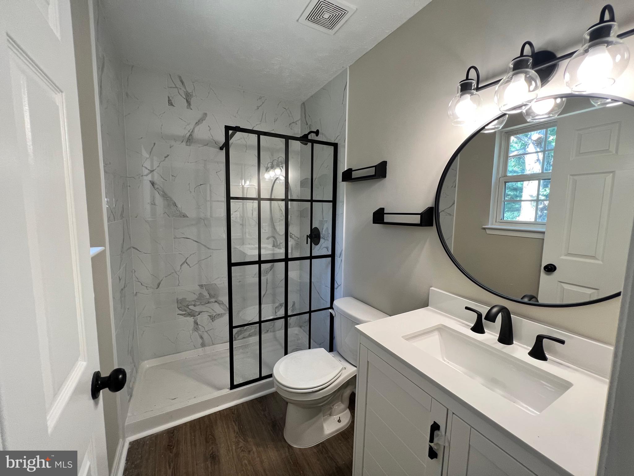 LAUREL GLEN - Residential Lease