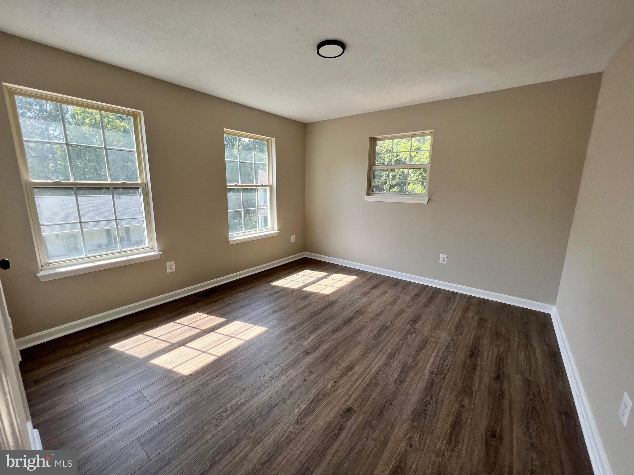 LAUREL GLEN - Residential Lease