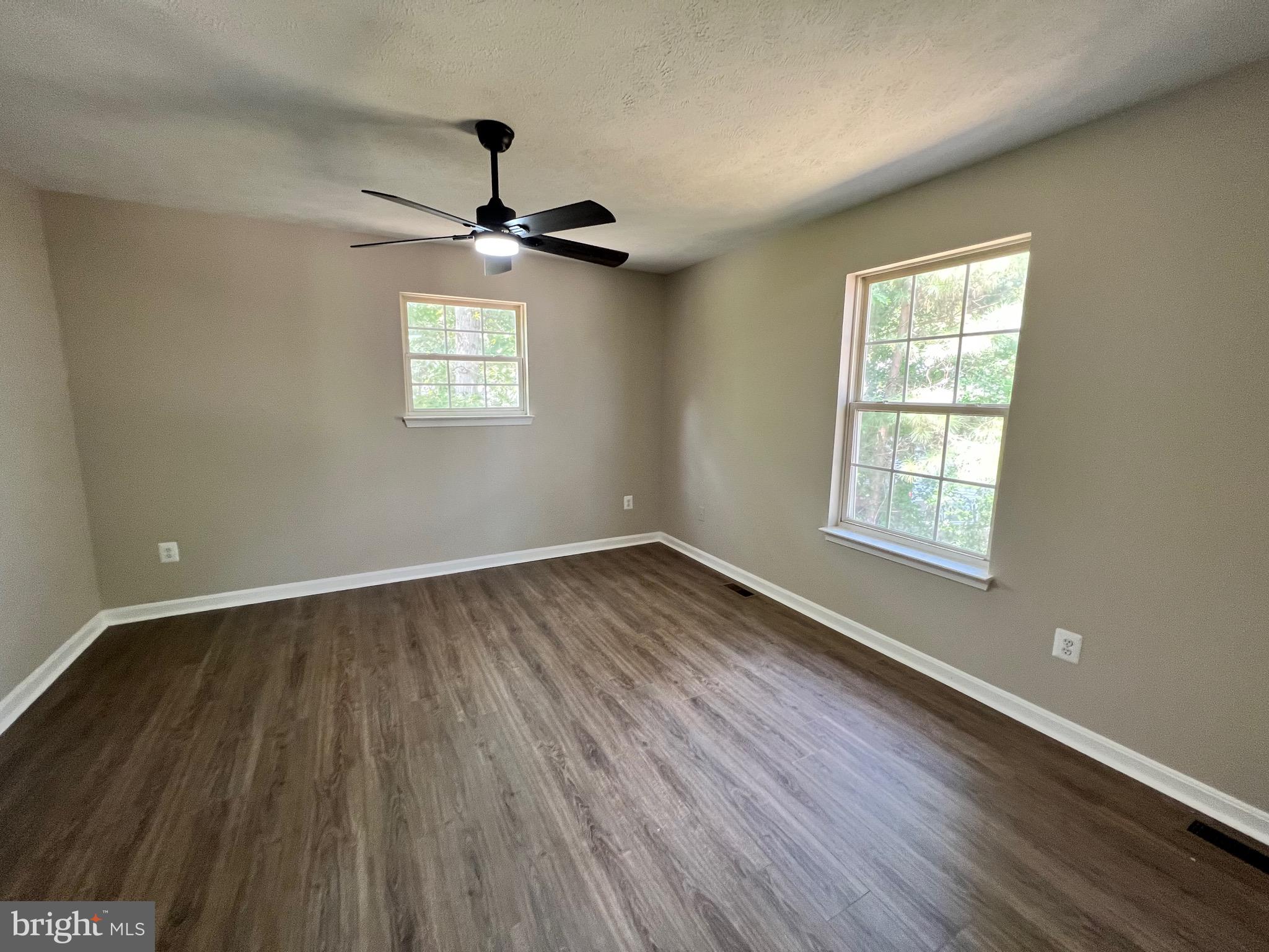 LAUREL GLEN - Residential Lease