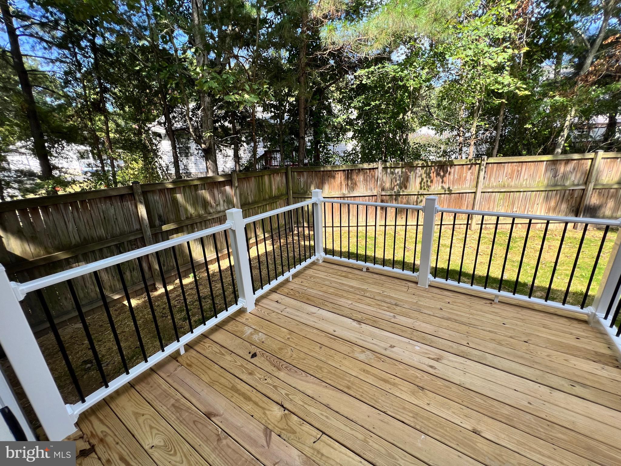 LAUREL GLEN - Residential Lease