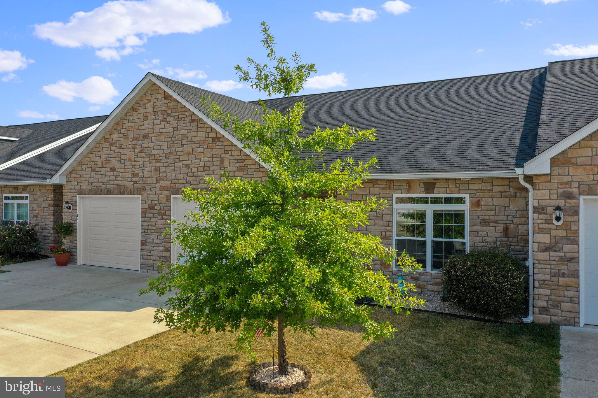 LOCUST HILL - Residential