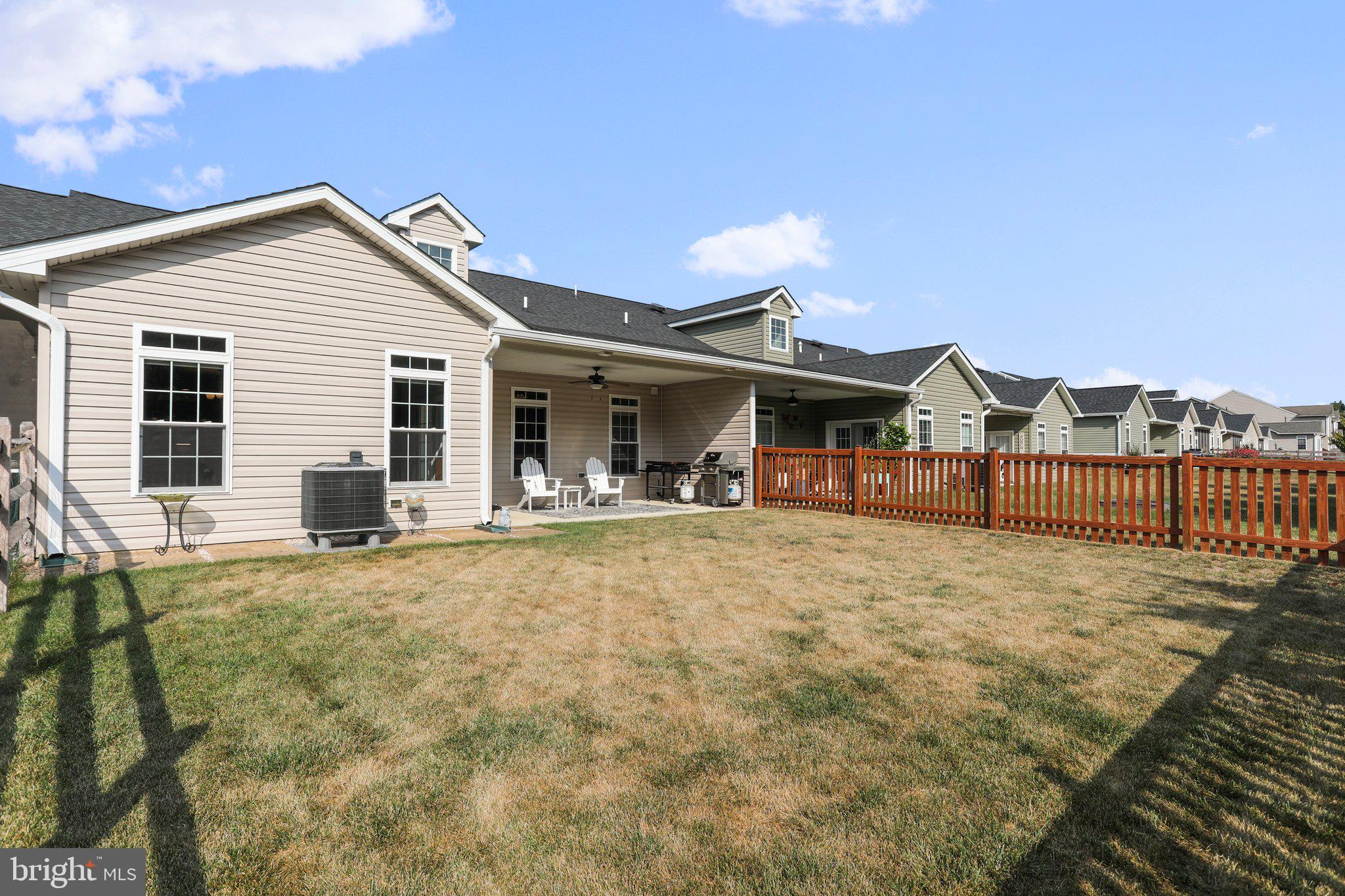 LOCUST HILL - Residential