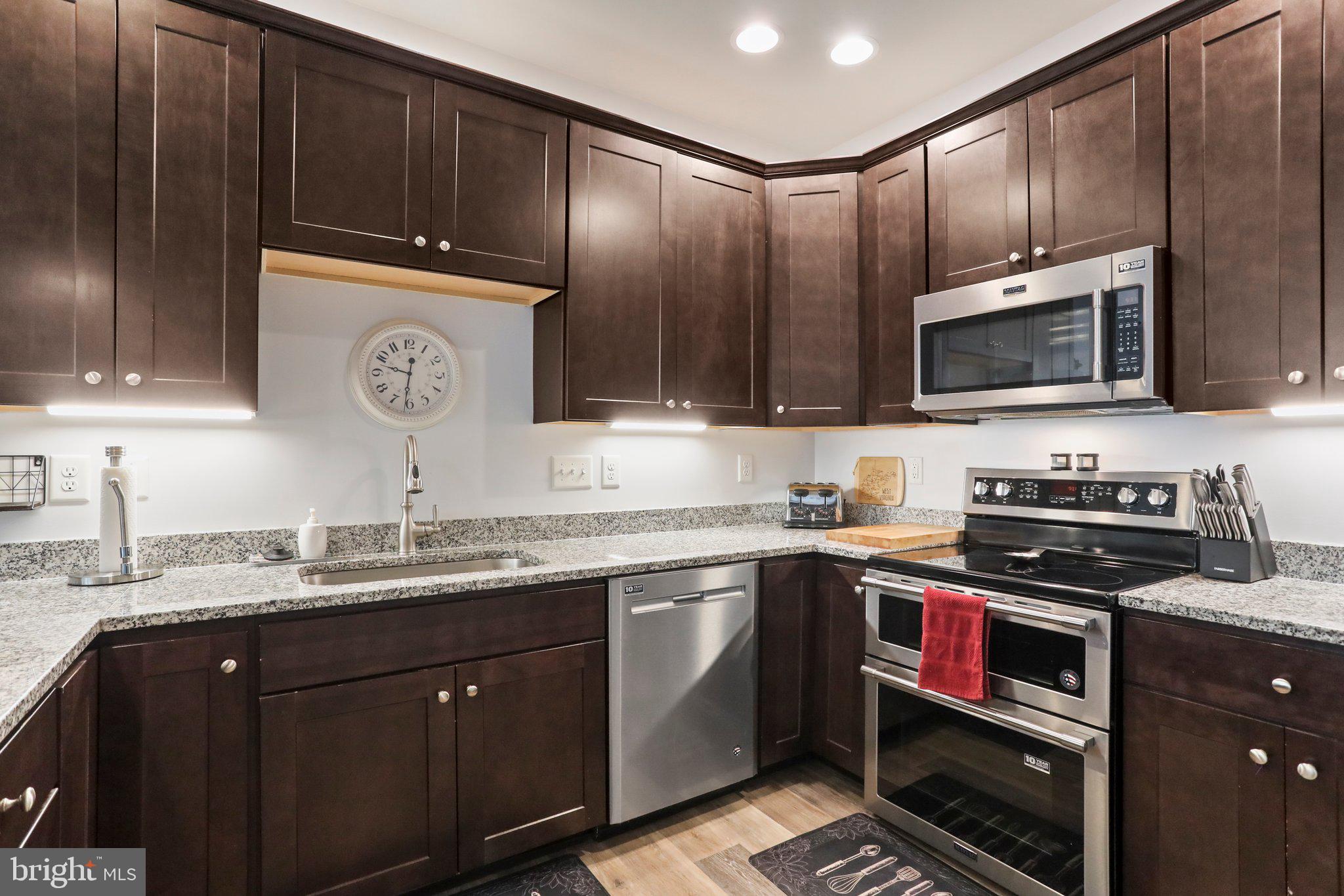 LOCUST HILL - Residential