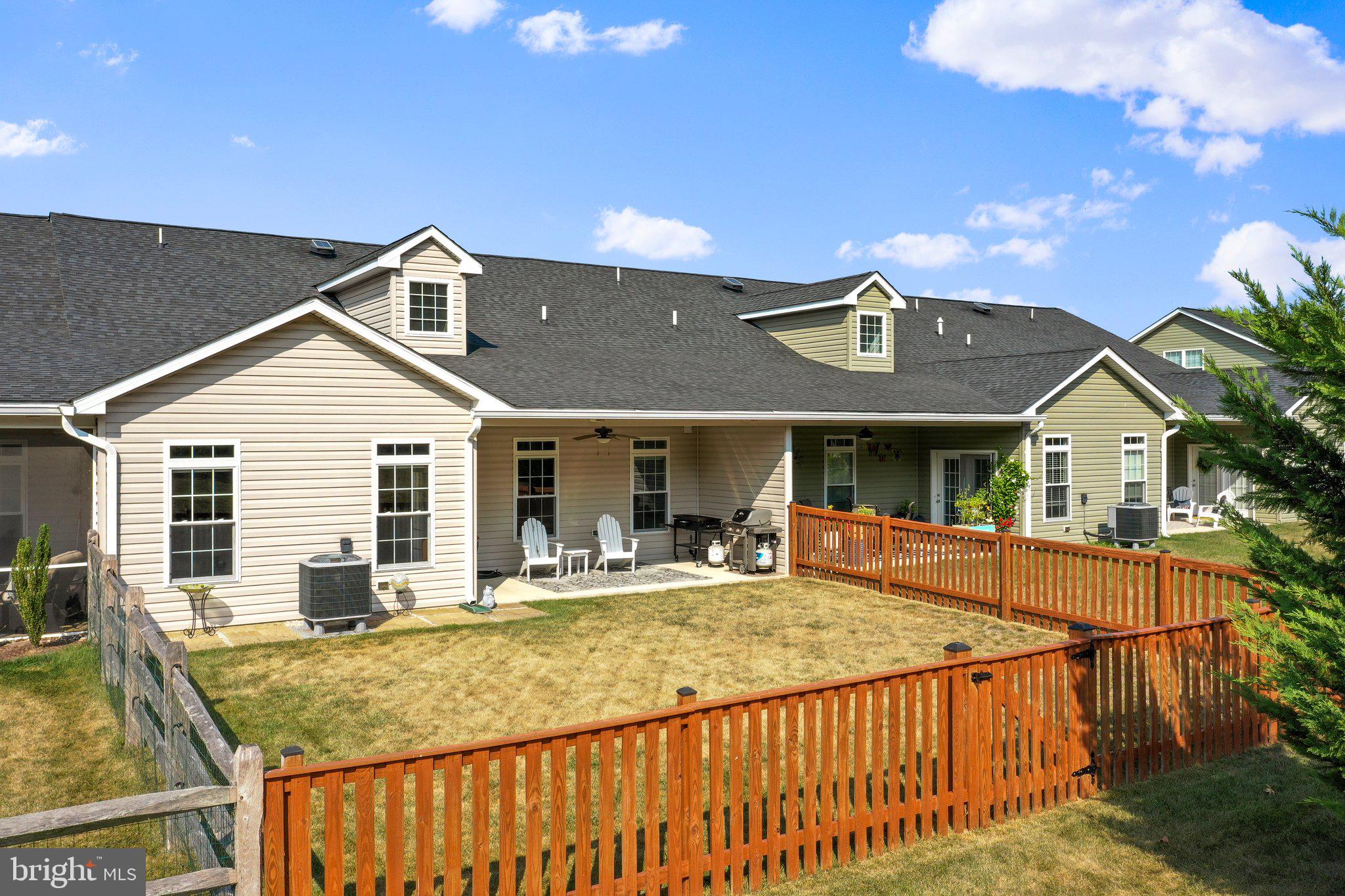 LOCUST HILL - Residential