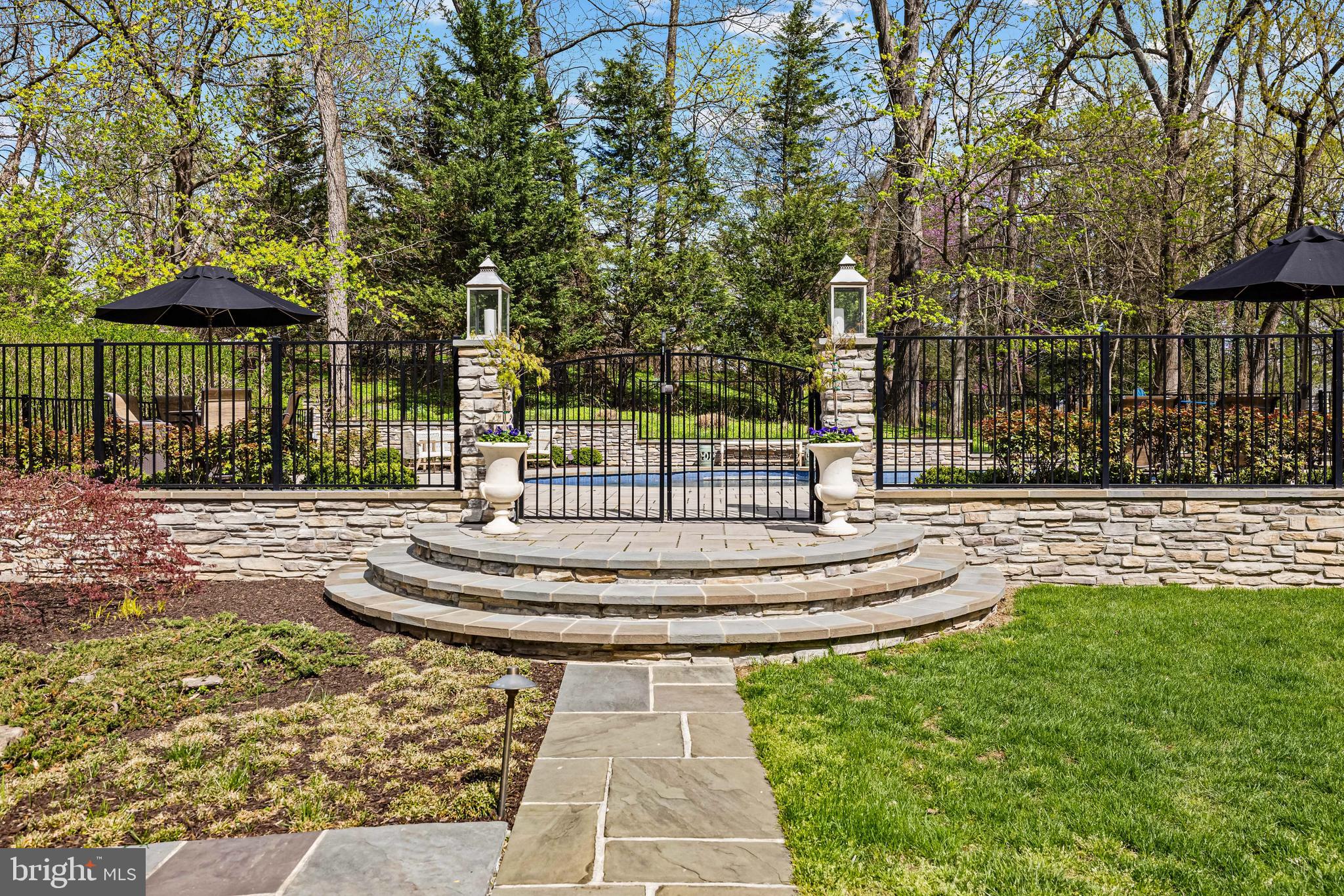 RUXTON - Residential