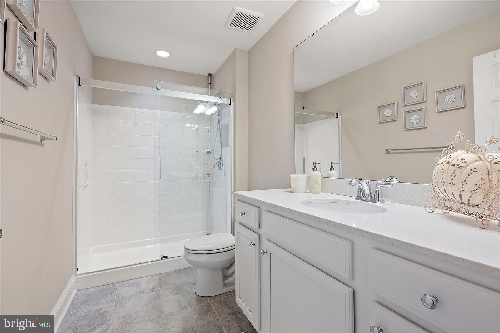 GOVERNORS - Residential