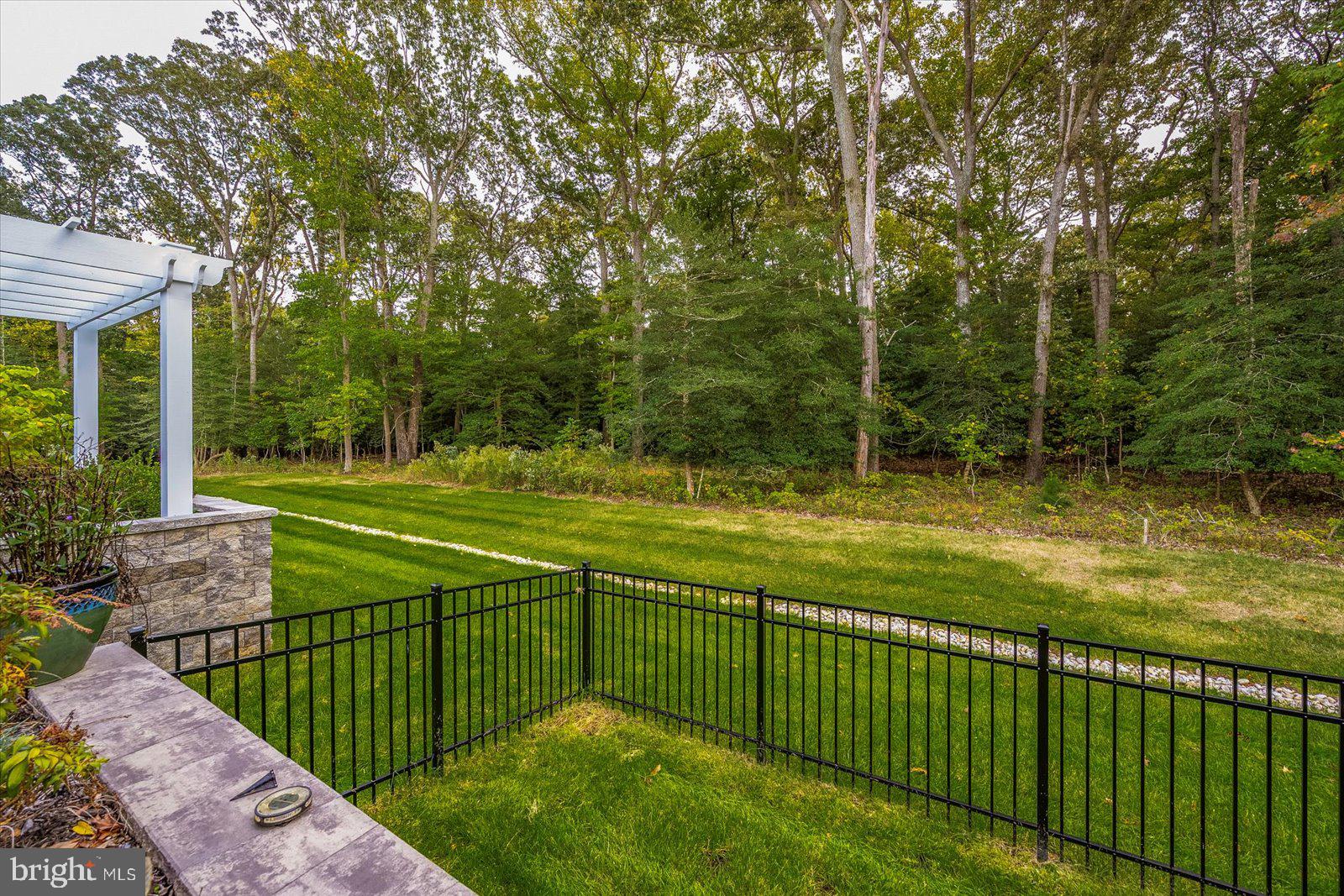 GOVERNORS - Residential