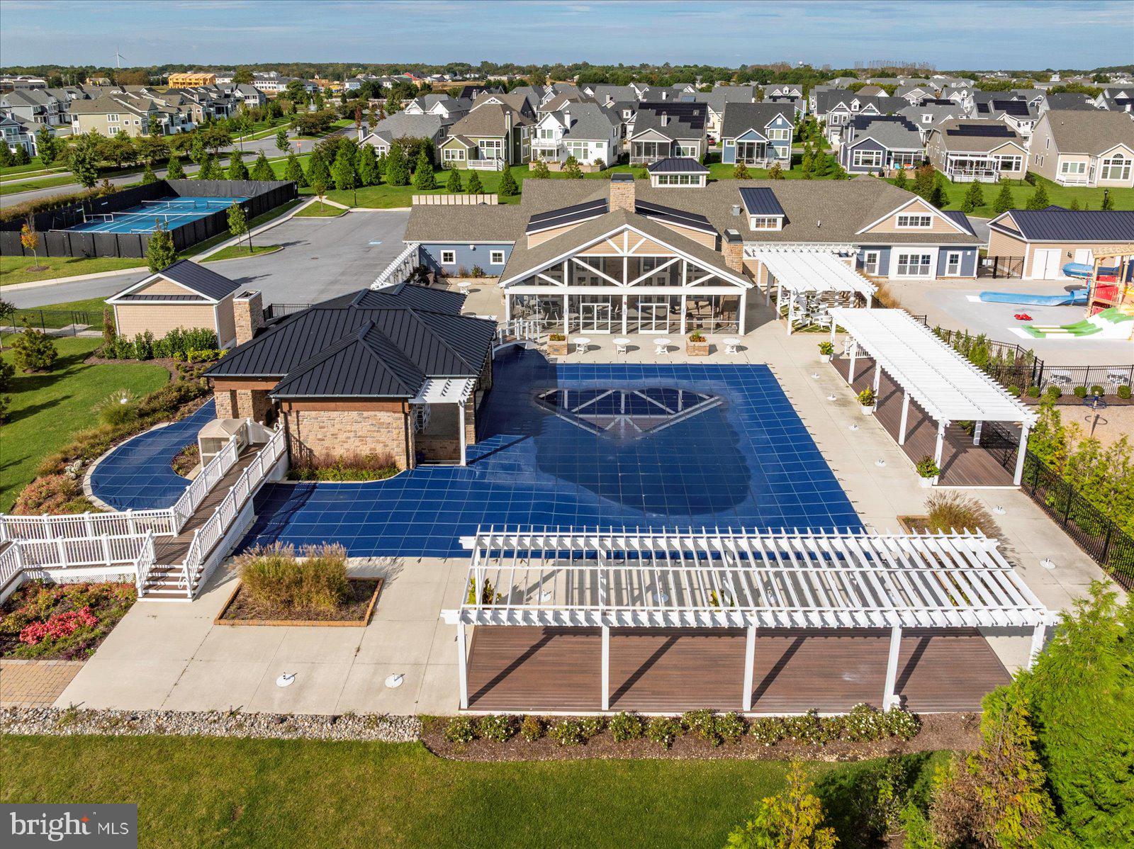 GOVERNORS - Residential