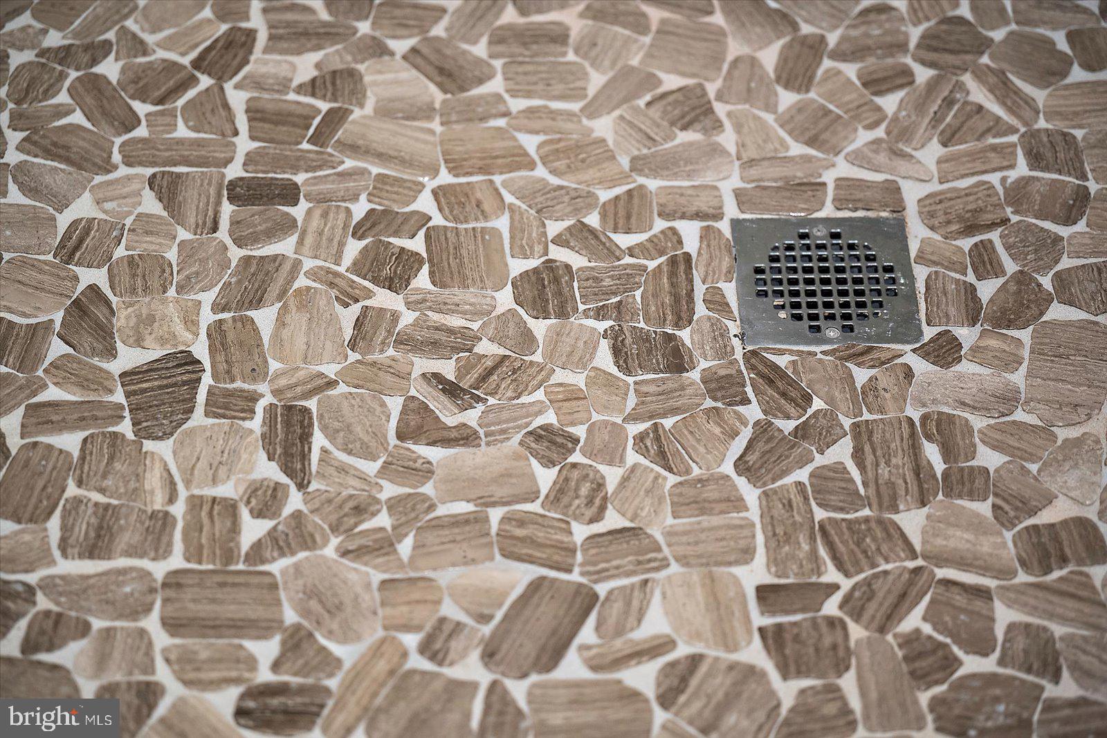 GOVERNORS - Residential