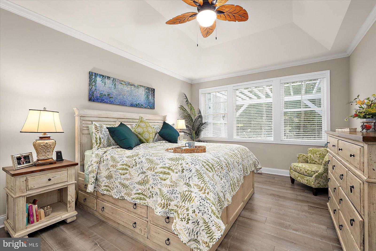 GOVERNORS - Residential