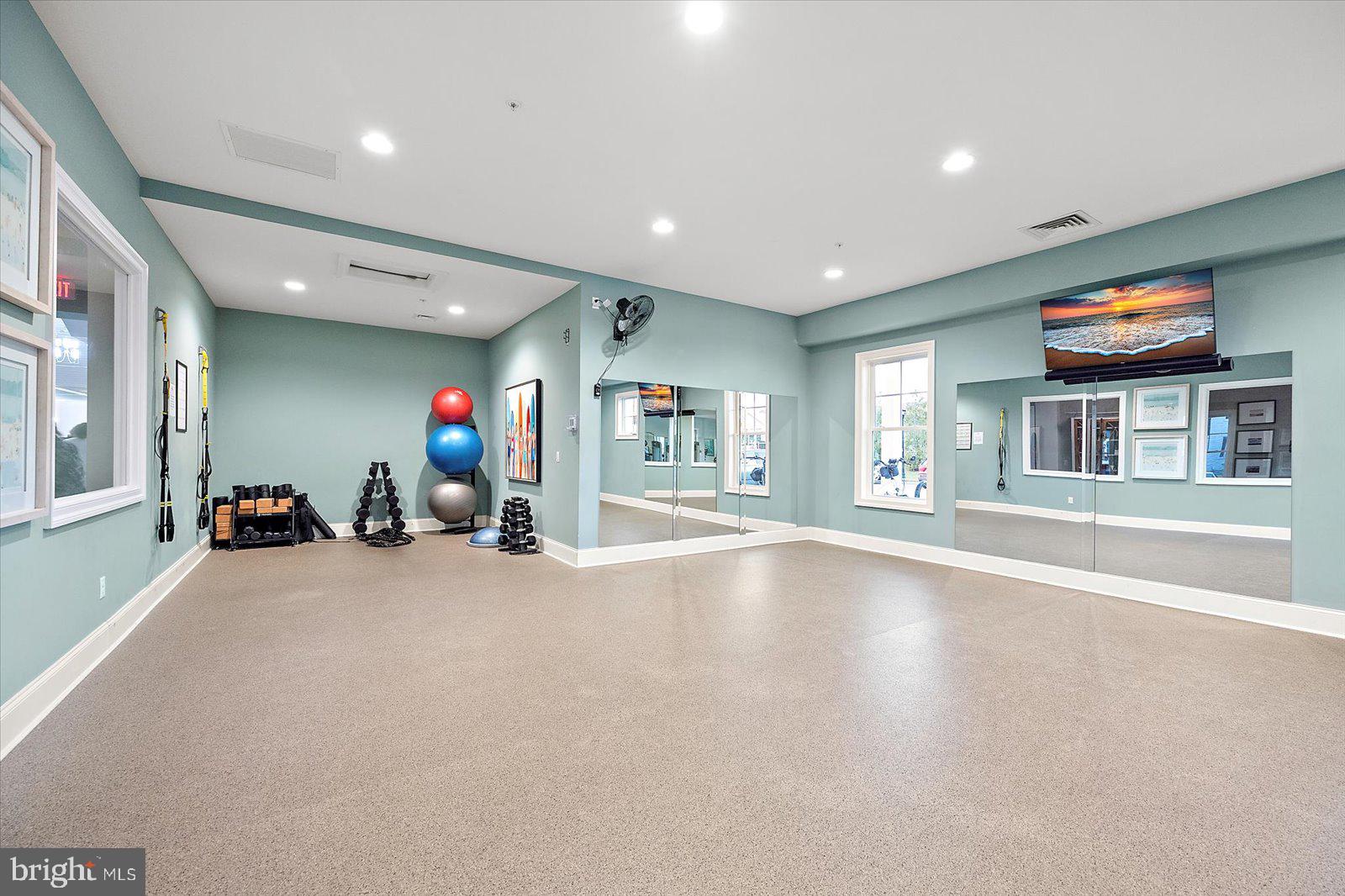 GOVERNORS - Residential