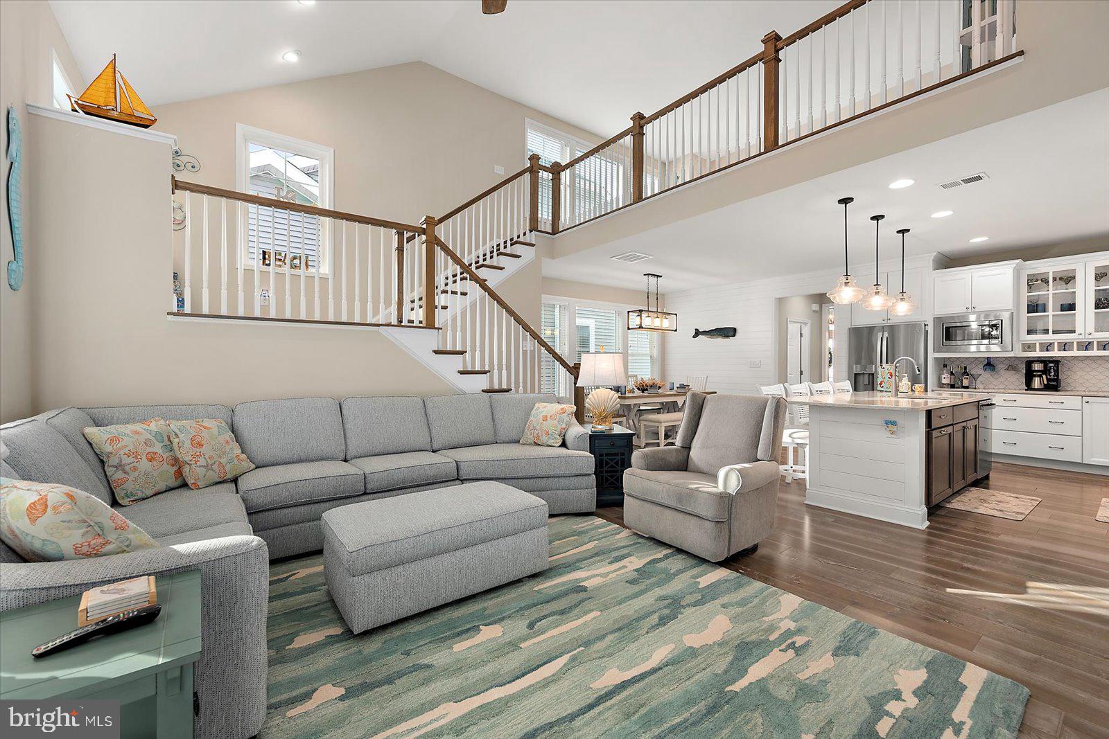 GOVERNORS - Residential