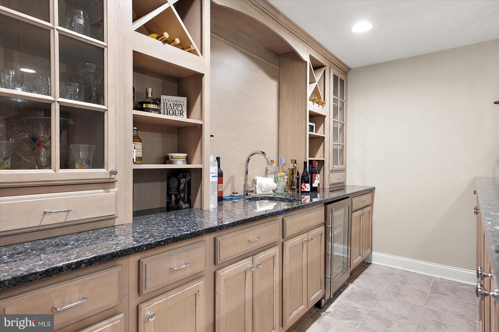 GOVERNORS - Residential