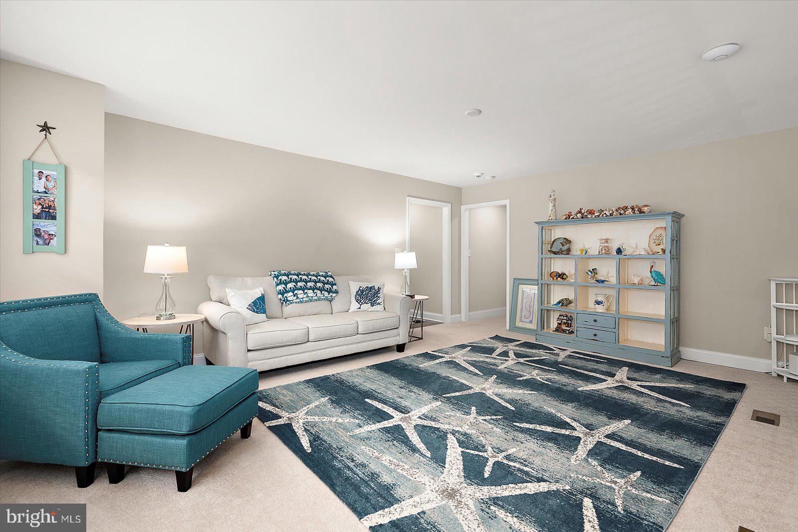 GOVERNORS - Residential