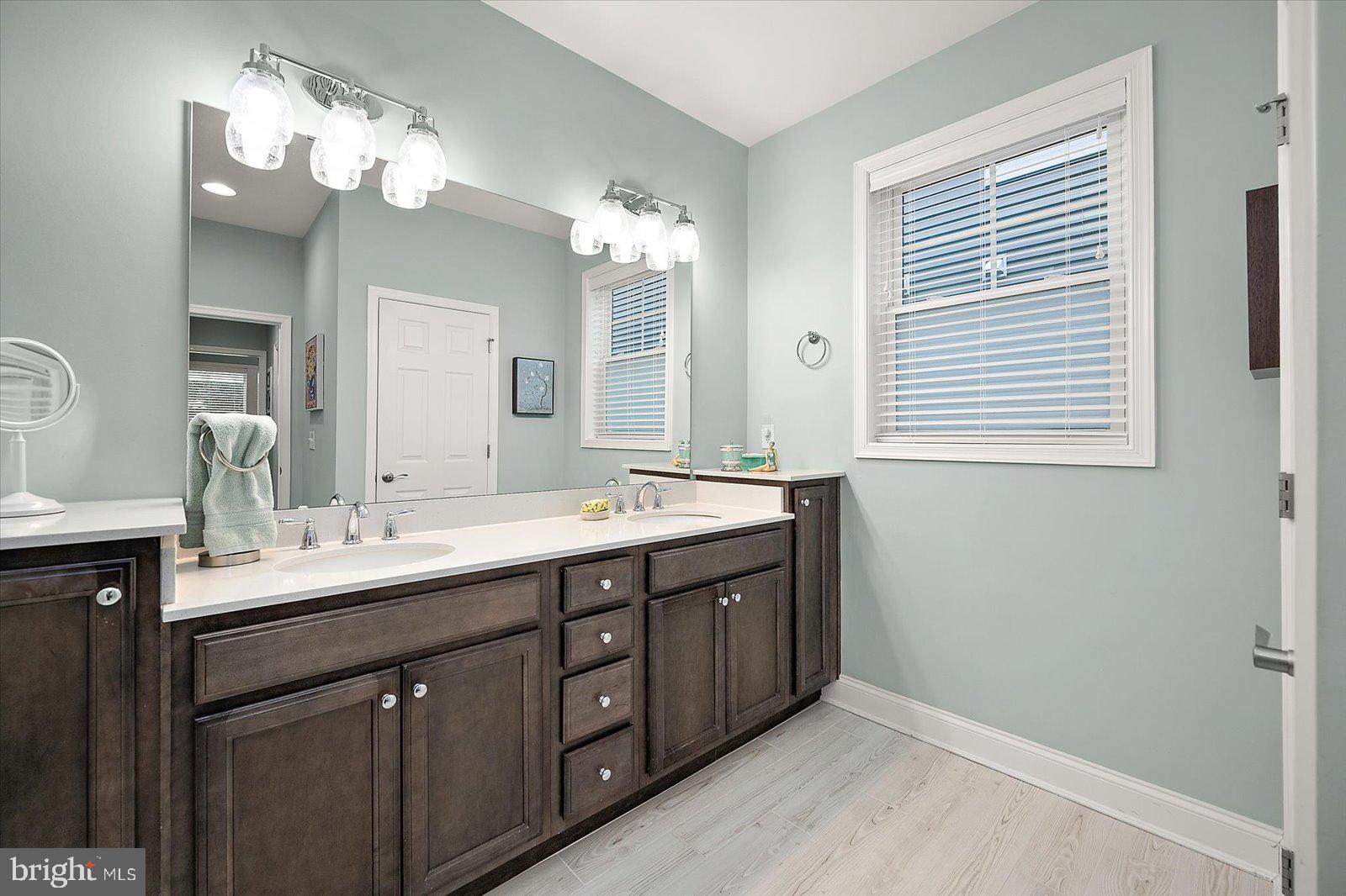 GOVERNORS - Residential