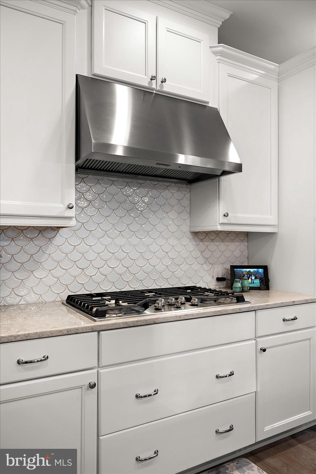 GOVERNORS - Residential