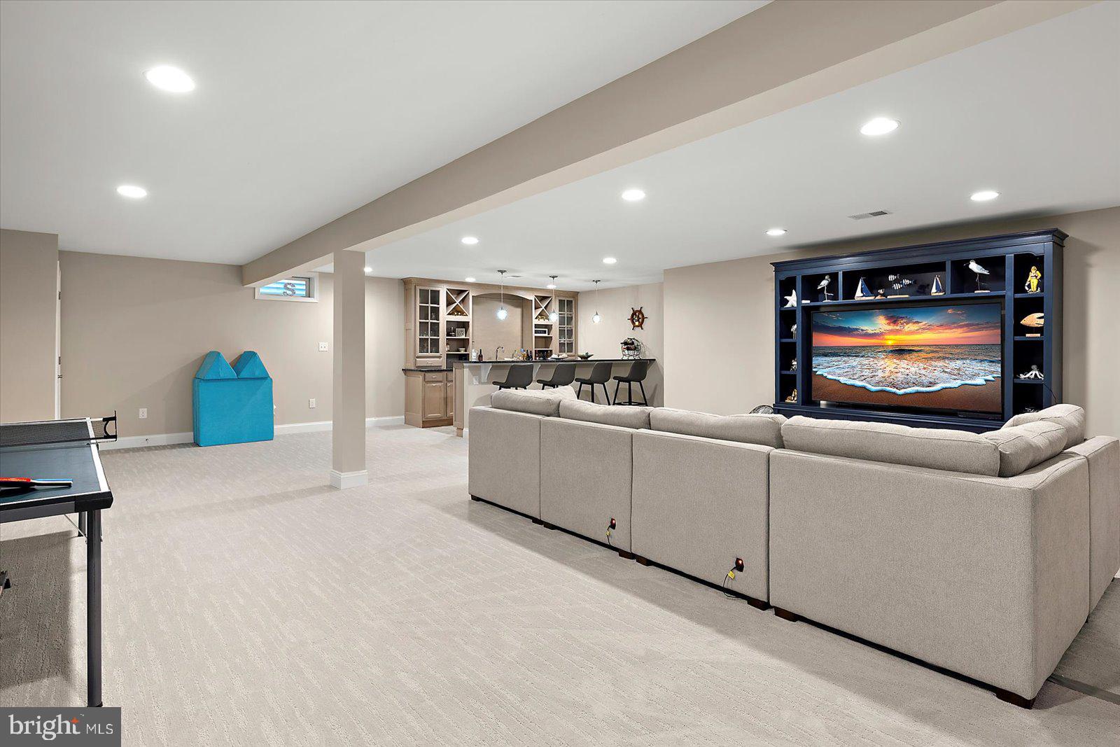 GOVERNORS - Residential