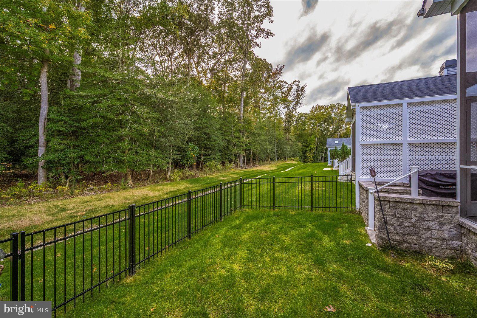 GOVERNORS - Residential