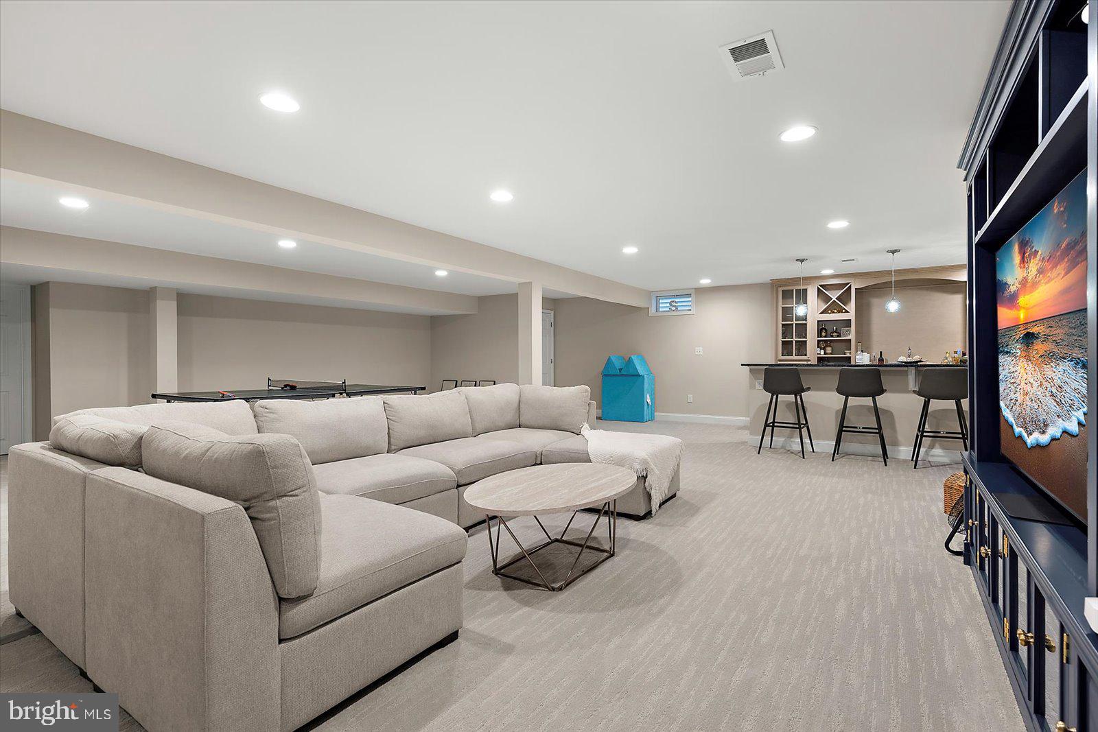 GOVERNORS - Residential