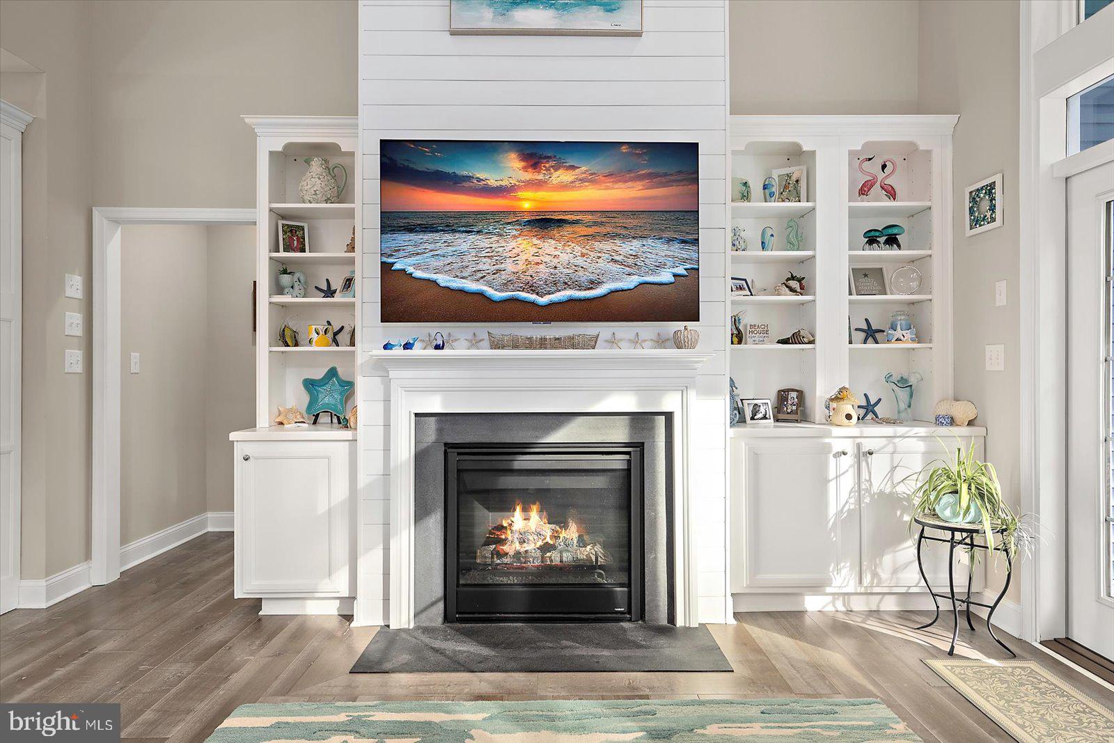 GOVERNORS - Residential