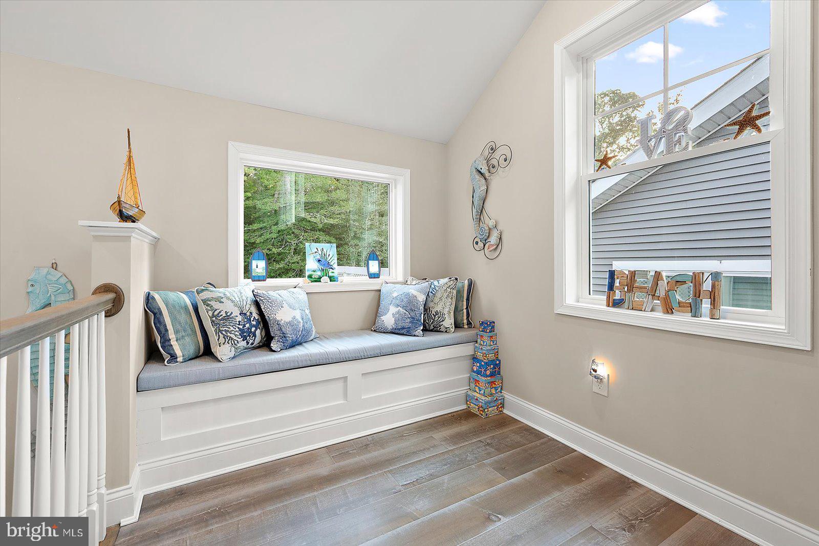 GOVERNORS - Residential