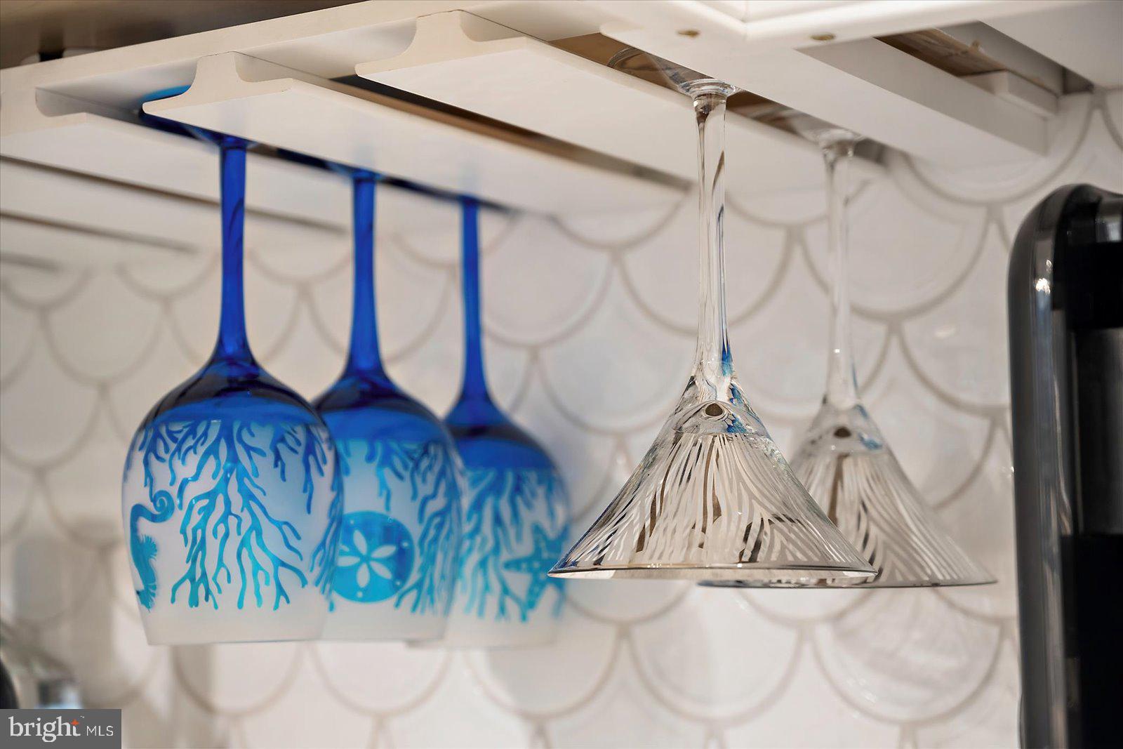 GOVERNORS - Residential