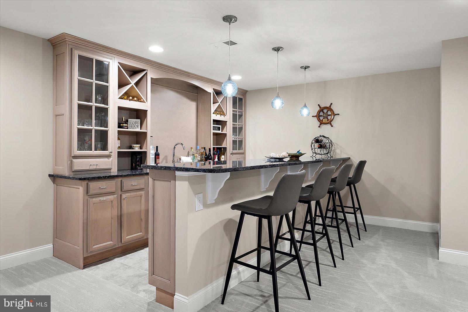 GOVERNORS - Residential