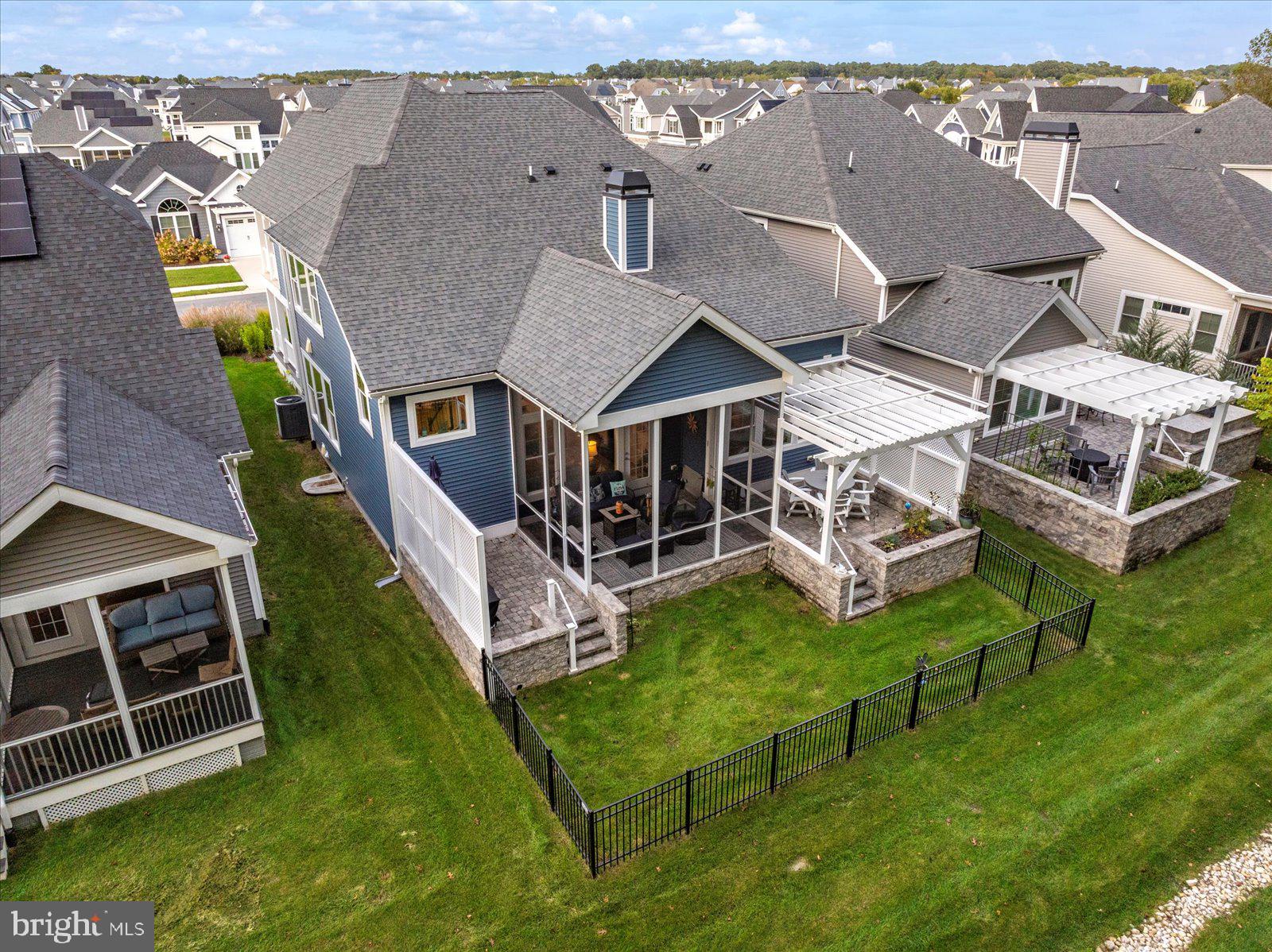 GOVERNORS - Residential