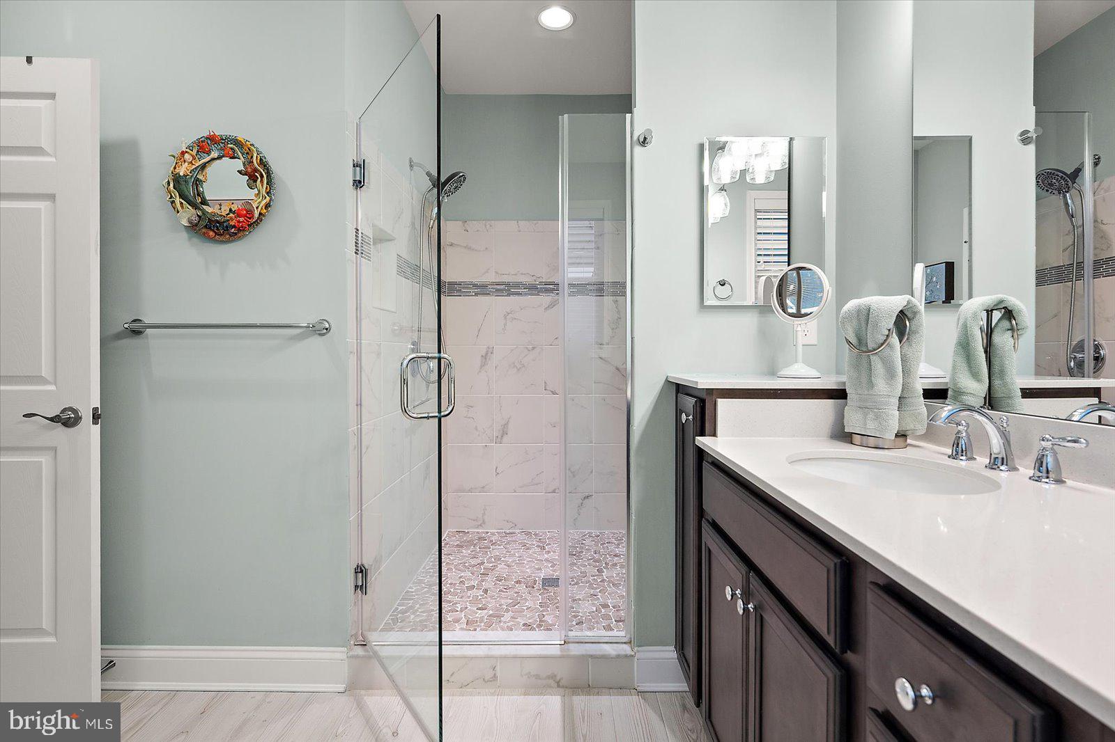 GOVERNORS - Residential