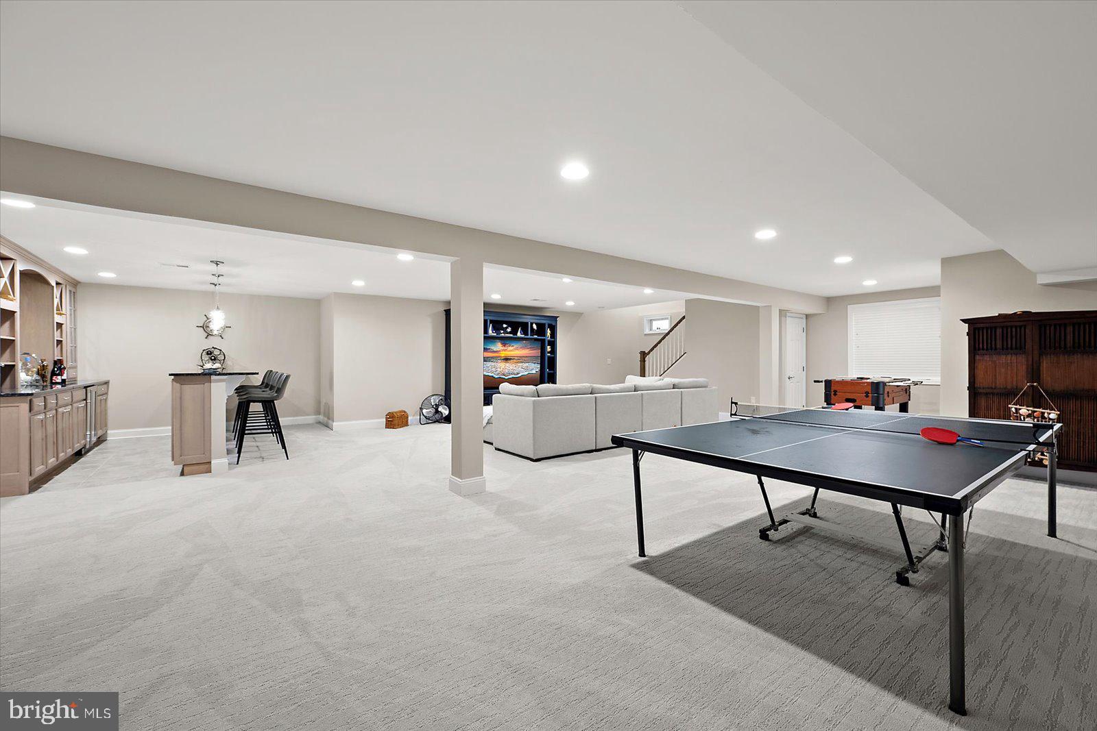 GOVERNORS - Residential