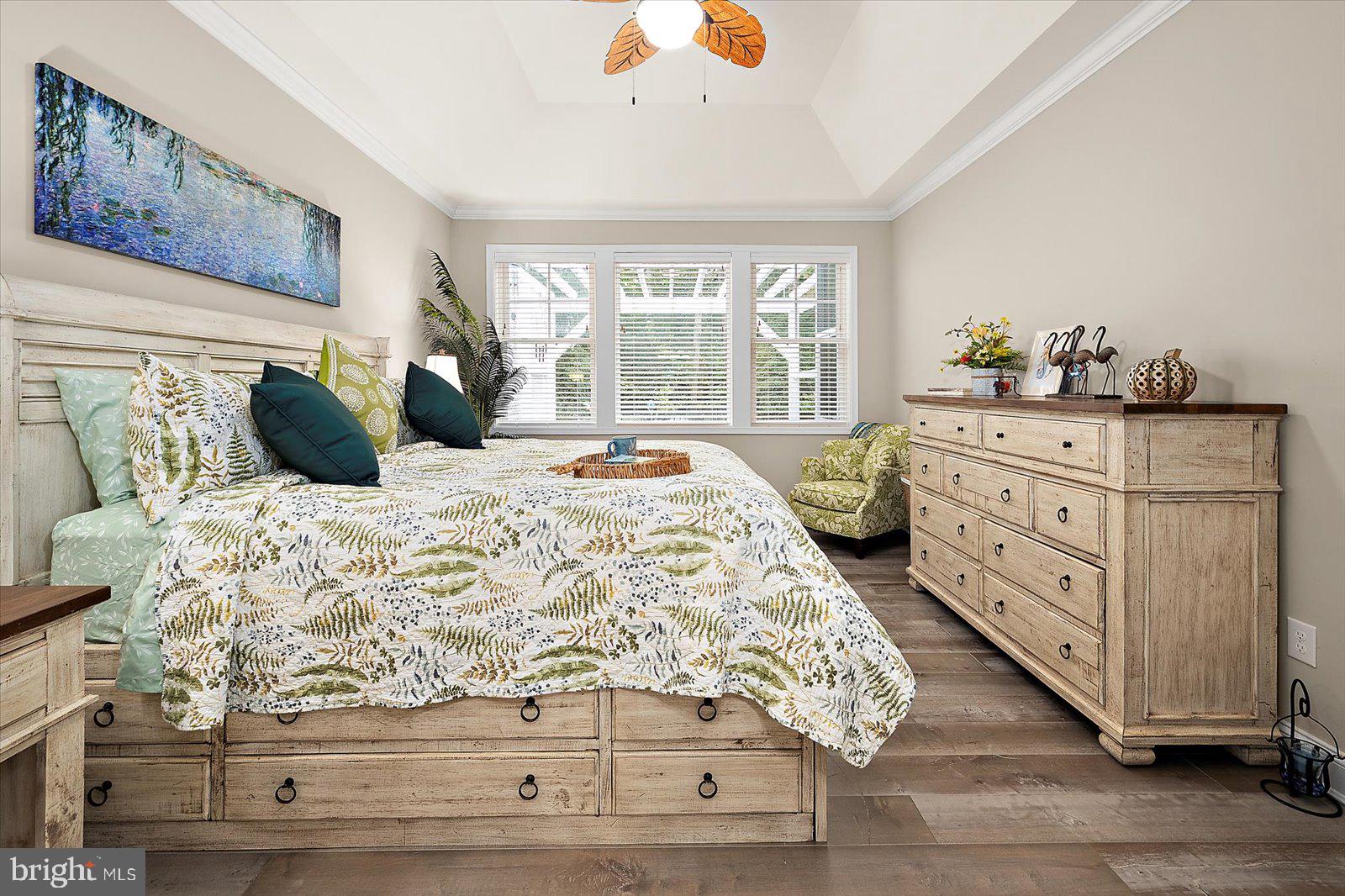 GOVERNORS - Residential