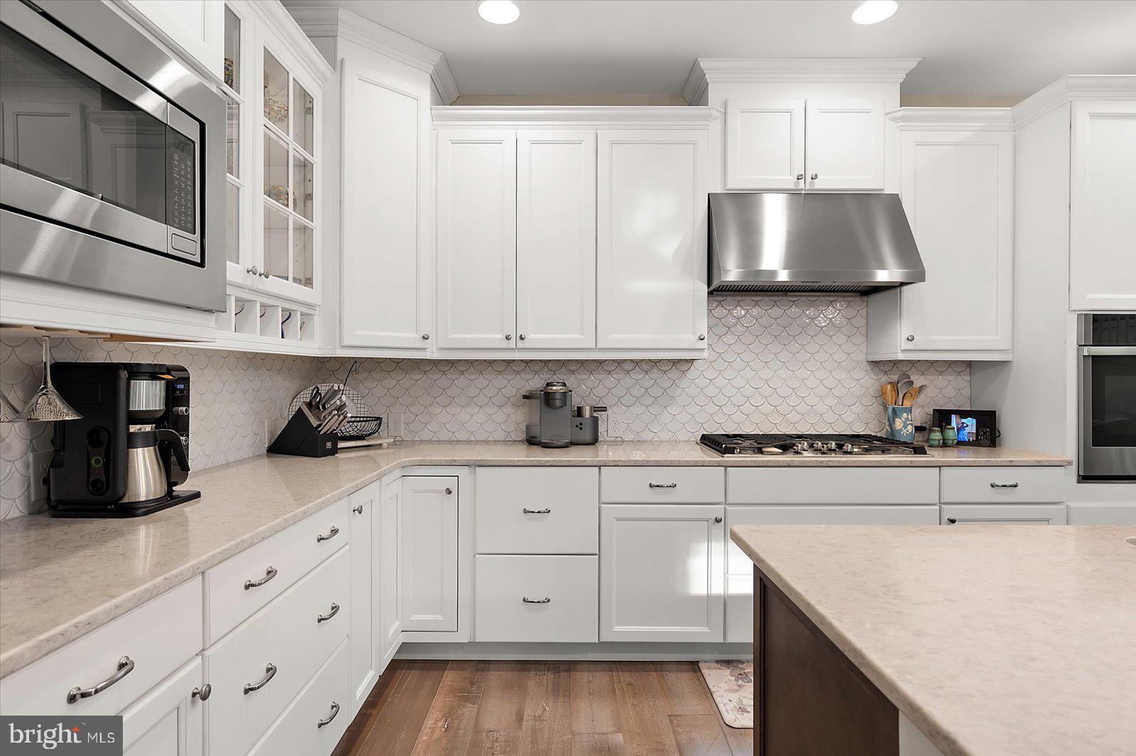 GOVERNORS - Residential